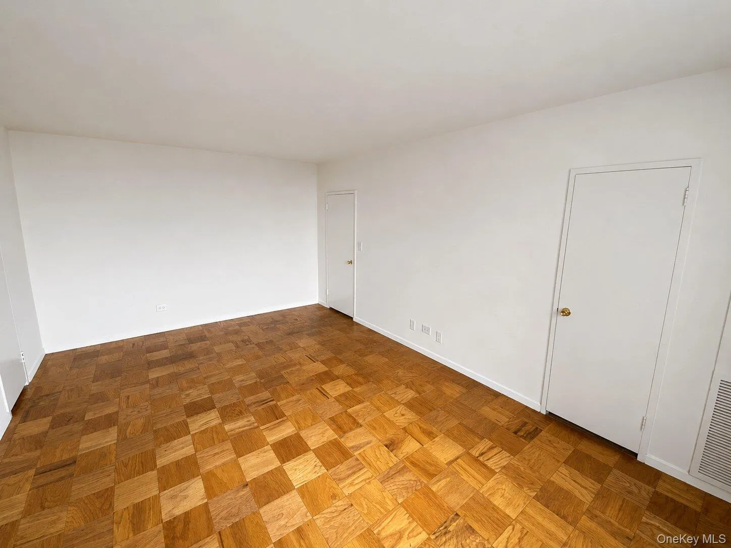 27010 Grand Central Parkway, New York, NY, 1 Bedroom Bedrooms, 4 Rooms Rooms,1 BathroomBathrooms,Residential,For Rent,Grand Central,0,1027119 27010 Grand Central Parkway, New York, NY, 1 Bedroom Bedrooms, 4 Rooms Rooms,1 BathroomBathrooms,Residential,For Rent,Grand Central,0,1027119