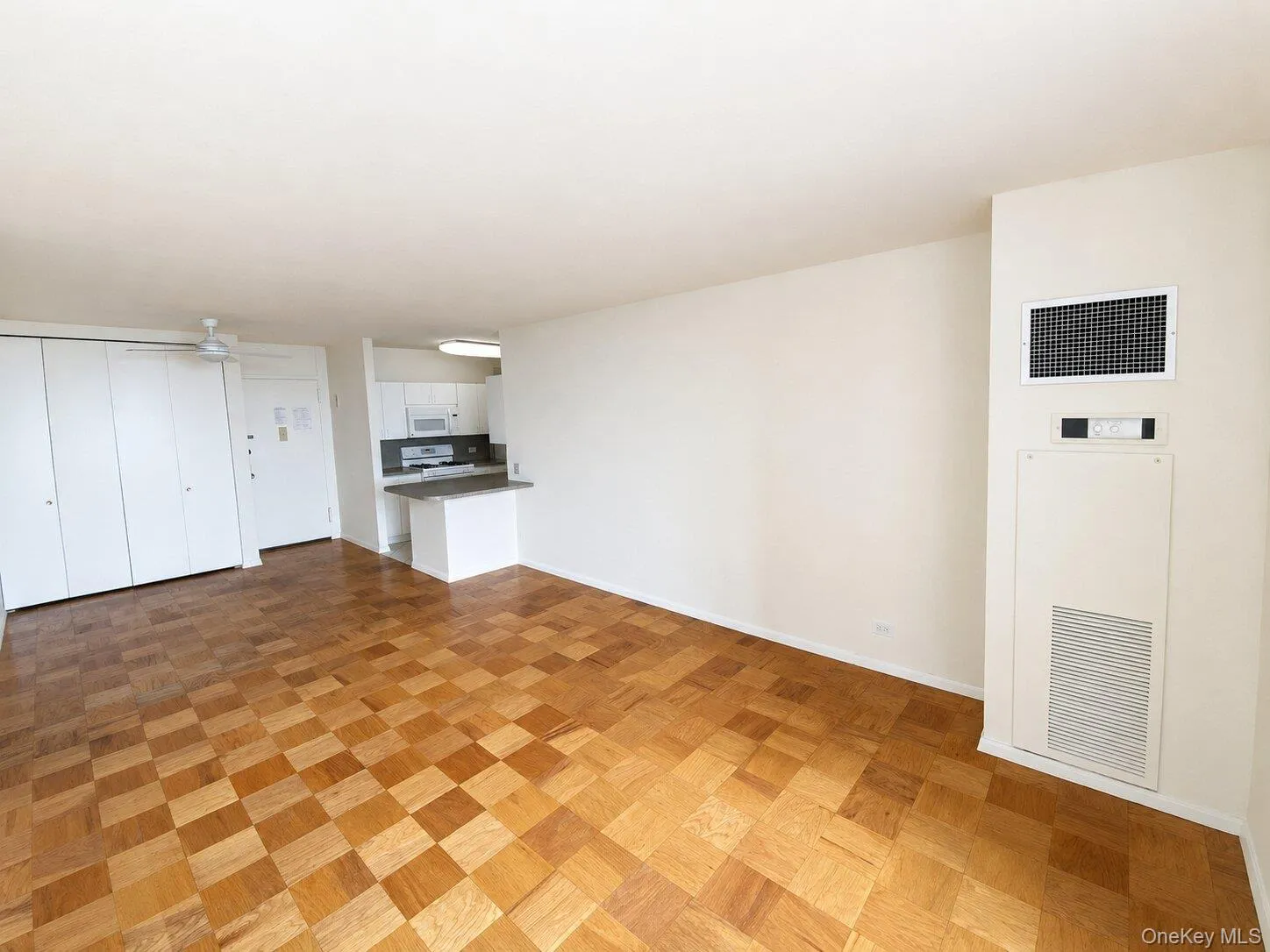 27010 Grand Central Parkway, New York, NY, 1 Bedroom Bedrooms, 4 Rooms Rooms,1 BathroomBathrooms,Residential,For Rent,Grand Central,0,1027119 27010 Grand Central Parkway, New York, NY, 1 Bedroom Bedrooms, 4 Rooms Rooms,1 BathroomBathrooms,Residential,For Rent,Grand Central,0,1027119