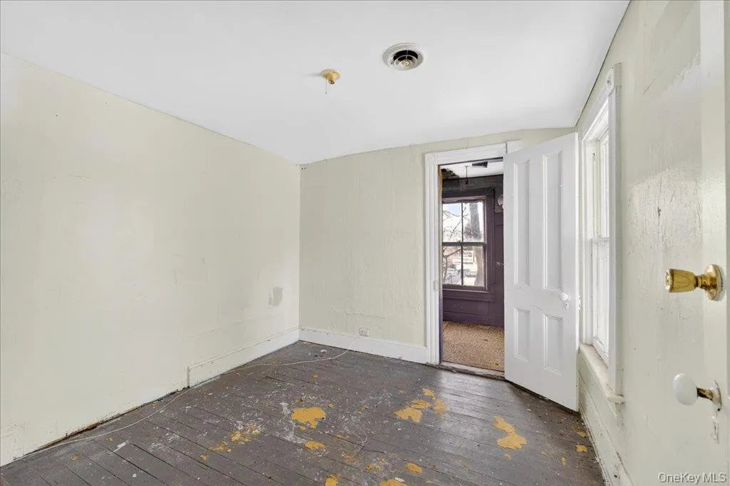 227-229 Linden Avenue, Middletown, NY, 4 Bedrooms Bedrooms, 8 Rooms Rooms,2 BathroomsBathrooms,Residential,For Rent,Linden,0,1027125 227-229 Linden Avenue, Middletown, NY, 4 Bedrooms Bedrooms, 8 Rooms Rooms,2 BathroomsBathrooms,Residential,For Rent,Linden,0,1027125
