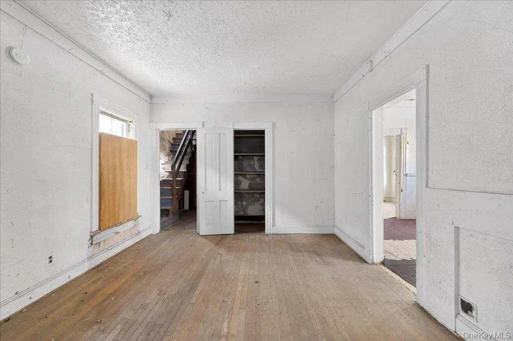 227-229 Linden Avenue, Middletown, NY, 4 Bedrooms Bedrooms, 8 Rooms Rooms,2 BathroomsBathrooms,Residential,For Rent,Linden,0,1027125 227-229 Linden Avenue, Middletown, NY, 4 Bedrooms Bedrooms, 8 Rooms Rooms,2 BathroomsBathrooms,Residential,For Rent,Linden,0,1027125
