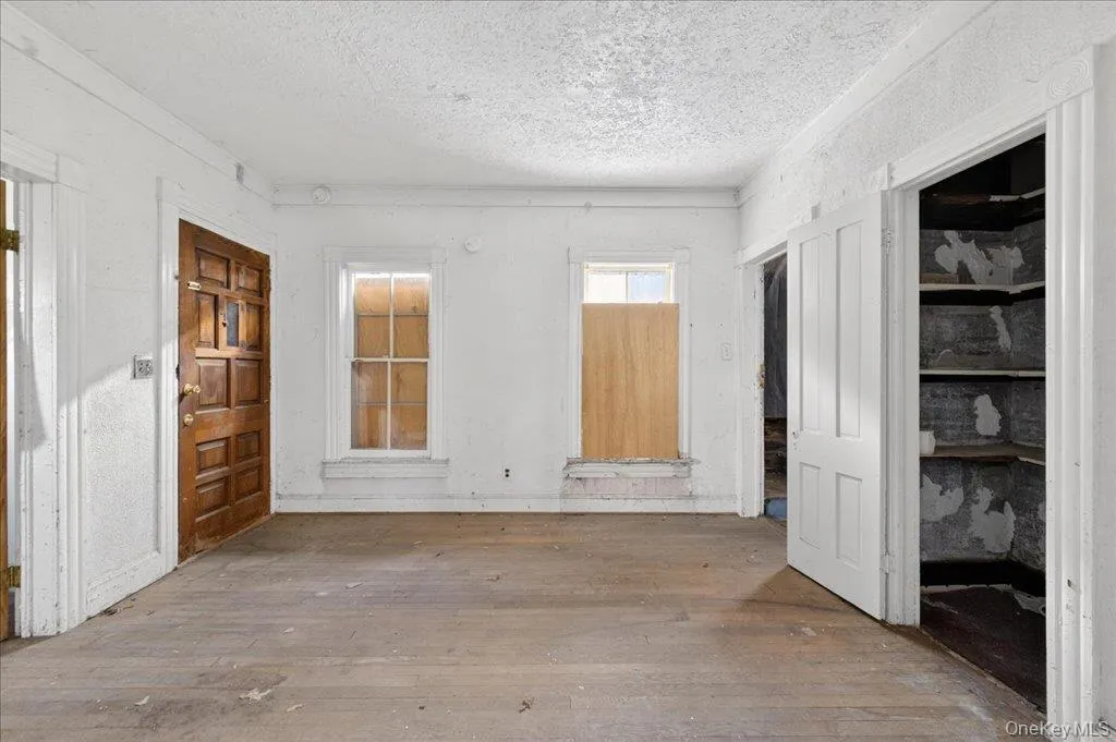 227-229 Linden Avenue, Middletown, NY, 4 Bedrooms Bedrooms, 8 Rooms Rooms,2 BathroomsBathrooms,Residential,For Rent,Linden,0,1027125 227-229 Linden Avenue, Middletown, NY, 4 Bedrooms Bedrooms, 8 Rooms Rooms,2 BathroomsBathrooms,Residential,For Rent,Linden,0,1027125
