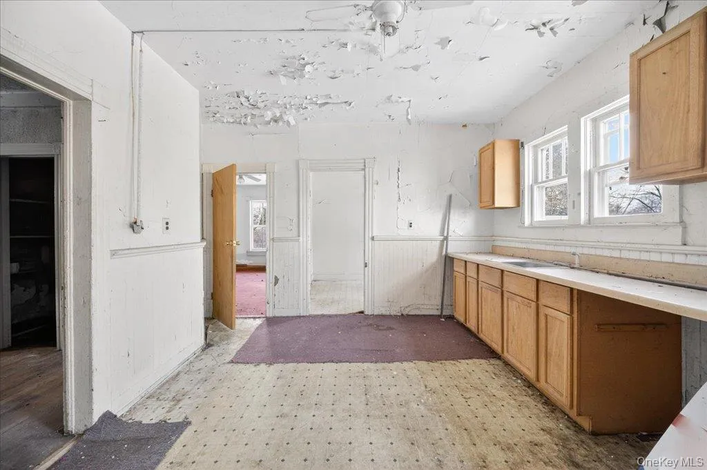 227-229 Linden Avenue, Middletown, NY, 4 Bedrooms Bedrooms, 8 Rooms Rooms,2 BathroomsBathrooms,Residential,For Rent,Linden,0,1027125 227-229 Linden Avenue, Middletown, NY, 4 Bedrooms Bedrooms, 8 Rooms Rooms,2 BathroomsBathrooms,Residential,For Rent,Linden,0,1027125