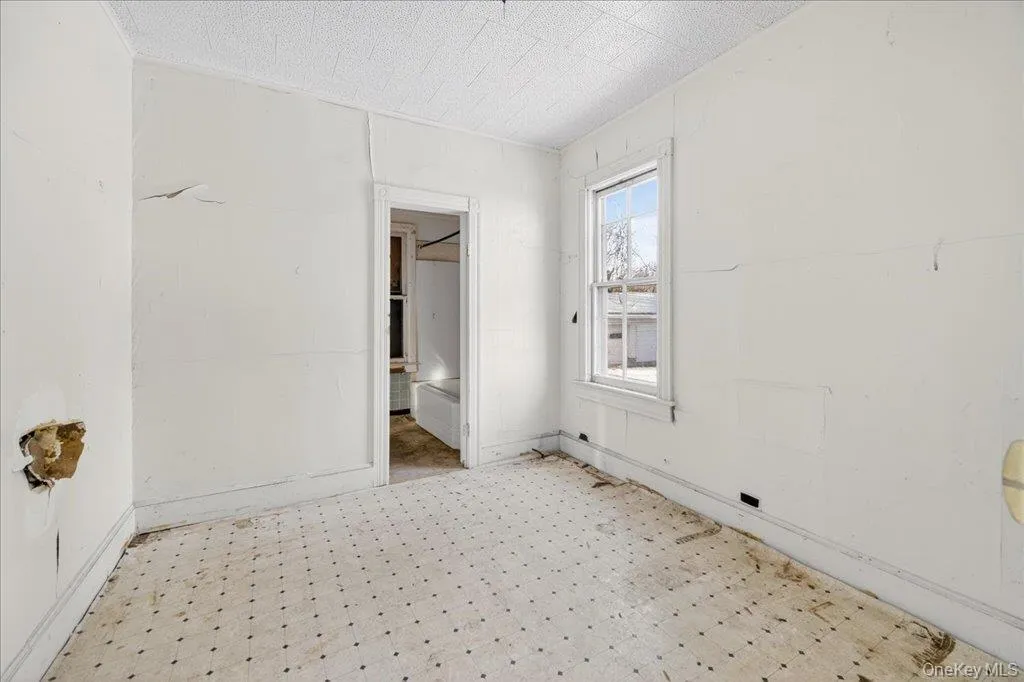 227-229 Linden Avenue, Middletown, NY, 4 Bedrooms Bedrooms, 8 Rooms Rooms,2 BathroomsBathrooms,Residential,For Rent,Linden,0,1027125 227-229 Linden Avenue, Middletown, NY, 4 Bedrooms Bedrooms, 8 Rooms Rooms,2 BathroomsBathrooms,Residential,For Rent,Linden,0,1027125