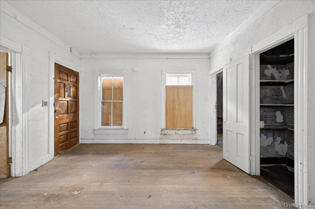 227-229 Linden Avenue, Middletown, NY, 4 Bedrooms Bedrooms, 8 Rooms Rooms,2 BathroomsBathrooms,Residential,For Rent,Linden,0,1027125 227-229 Linden Avenue, Middletown, NY, 4 Bedrooms Bedrooms, 8 Rooms Rooms,2 BathroomsBathrooms,Residential,For Rent,Linden,0,1027125