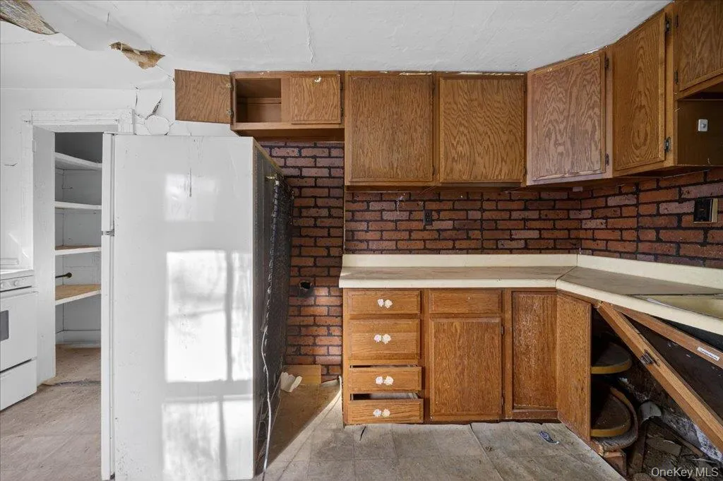 227-229 Linden Avenue, Middletown, NY, 4 Bedrooms Bedrooms, 8 Rooms Rooms,2 BathroomsBathrooms,Residential,For Rent,Linden,0,1027125 227-229 Linden Avenue, Middletown, NY, 4 Bedrooms Bedrooms, 8 Rooms Rooms,2 BathroomsBathrooms,Residential,For Rent,Linden,0,1027125