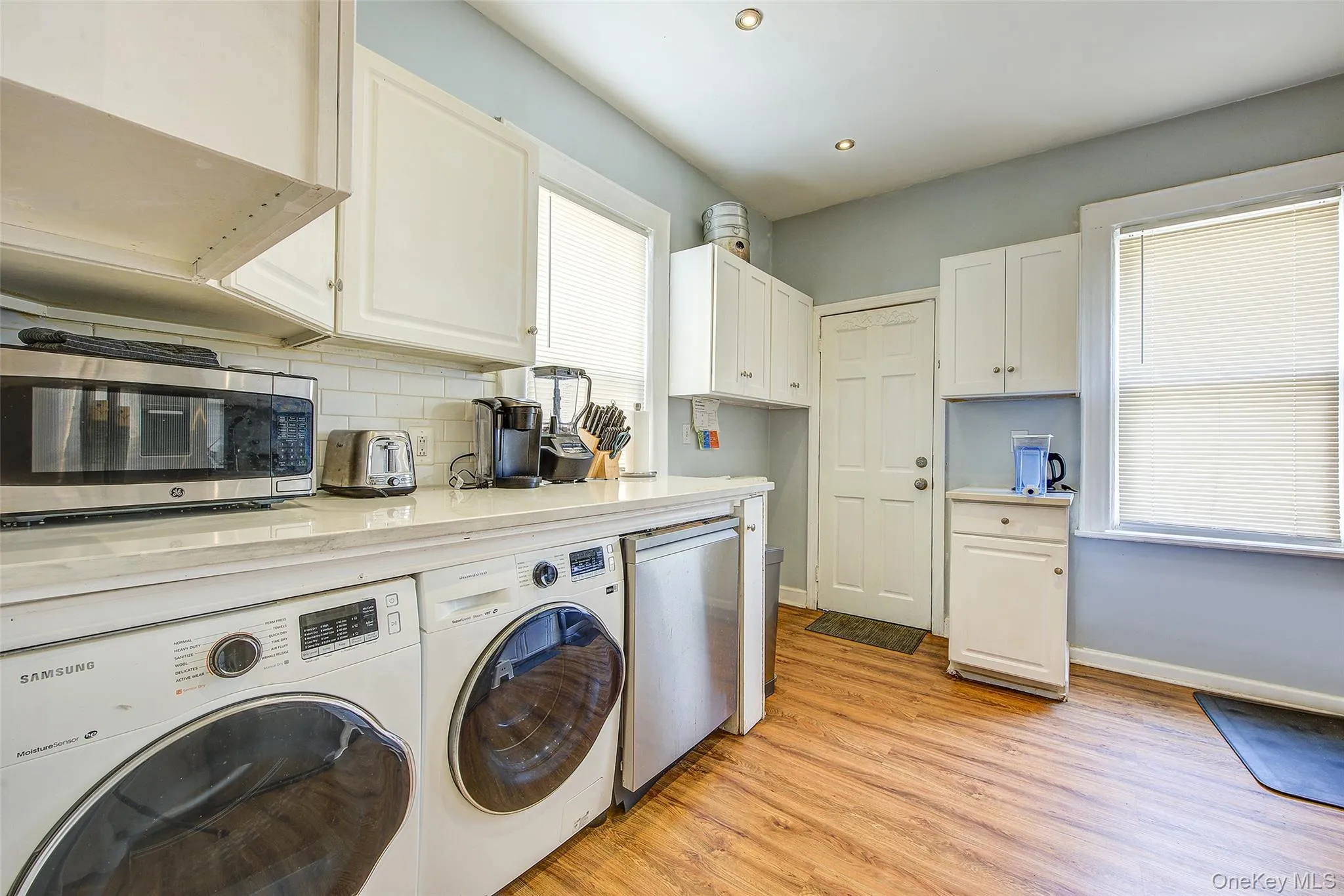 9009 80th Street, New York, NY, 3 Bedrooms Bedrooms, 7 Rooms Rooms,2 BathroomsBathrooms,Residential,For Rent,80th,0,1027129 9009 80th Street, New York, NY, 3 Bedrooms Bedrooms, 7 Rooms Rooms,2 BathroomsBathrooms,Residential,For Rent,80th,0,1027129
