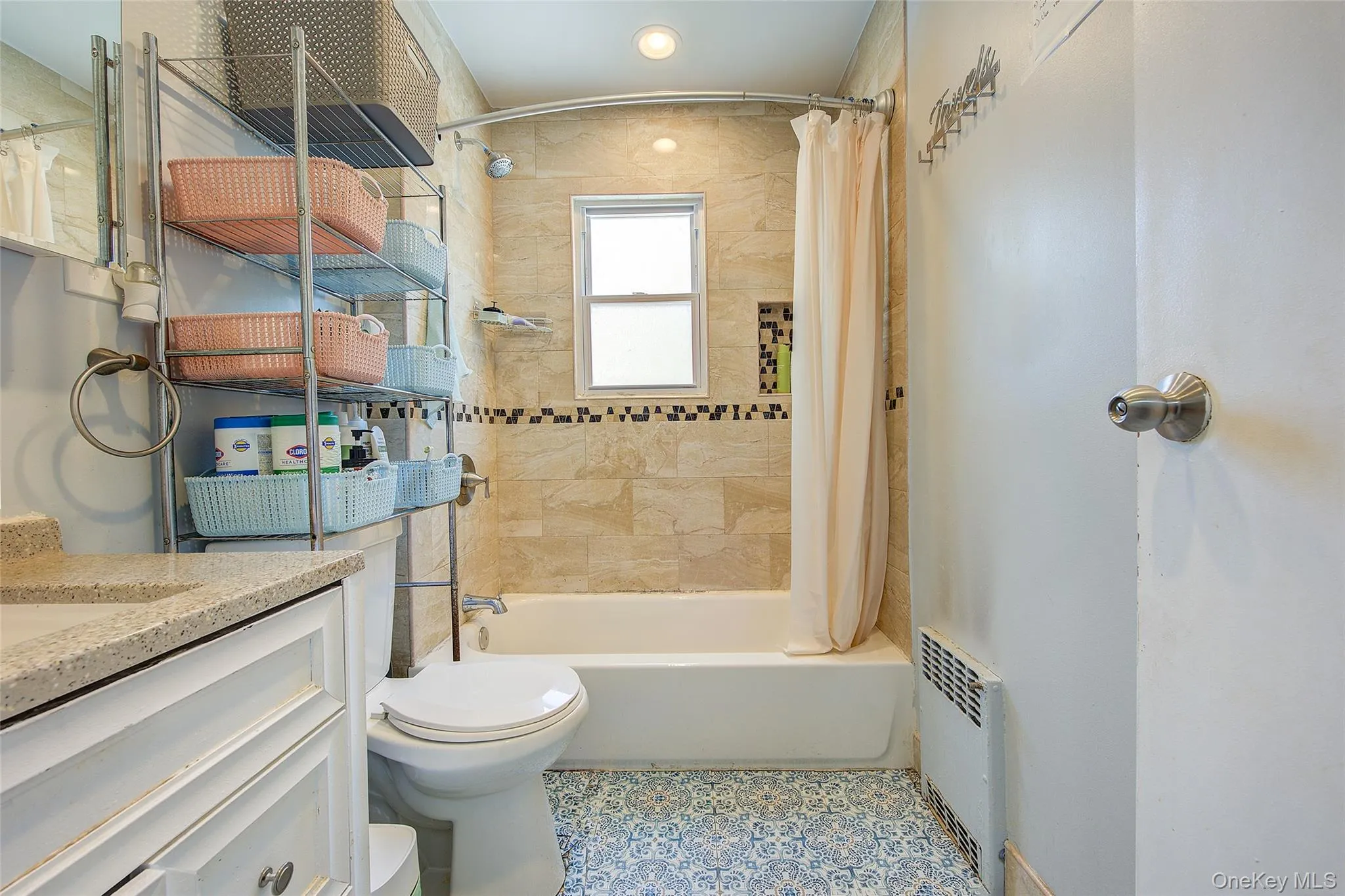 9009 80th Street, New York, NY, 3 Bedrooms Bedrooms, 7 Rooms Rooms,2 BathroomsBathrooms,Residential,For Rent,80th,0,1027129 9009 80th Street, New York, NY, 3 Bedrooms Bedrooms, 7 Rooms Rooms,2 BathroomsBathrooms,Residential,For Rent,80th,0,1027129