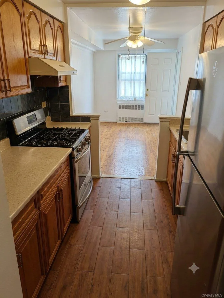138-15 Franklin Avenue, New York, NY, 1 Bedroom Bedrooms, 4 Rooms Rooms,1 BathroomBathrooms,Residential,For Rent,Franklin,0,1027133 138-15 Franklin Avenue, New York, NY, 1 Bedroom Bedrooms, 4 Rooms Rooms,1 BathroomBathrooms,Residential,For Rent,Franklin,0,1027133