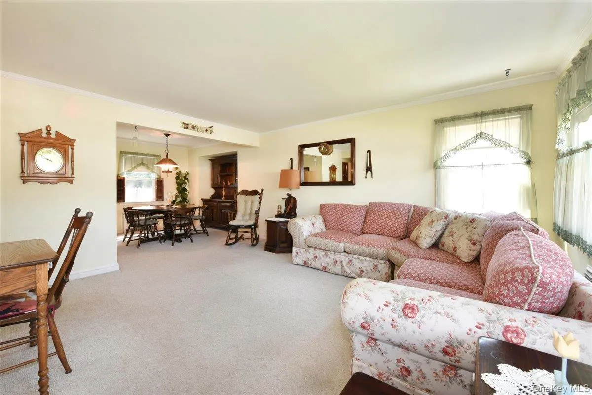 145 Benedict Avenue, Hempstead, NY, 3 Bedrooms Bedrooms, 6 Rooms Rooms,1 BathroomBathrooms,Residential,For Rent,Benedict,0,1027139 145 Benedict Avenue, Hempstead, NY, 3 Bedrooms Bedrooms, 6 Rooms Rooms,1 BathroomBathrooms,Residential,For Rent,Benedict,0,1027139