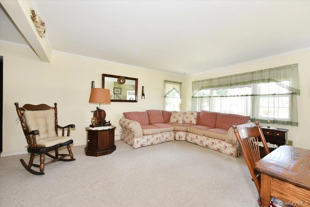 145 Benedict Avenue, Hempstead, NY, 3 Bedrooms Bedrooms, 6 Rooms Rooms,1 BathroomBathrooms,Residential,For Rent,Benedict,0,1027139 145 Benedict Avenue, Hempstead, NY, 3 Bedrooms Bedrooms, 6 Rooms Rooms,1 BathroomBathrooms,Residential,For Rent,Benedict,0,1027139