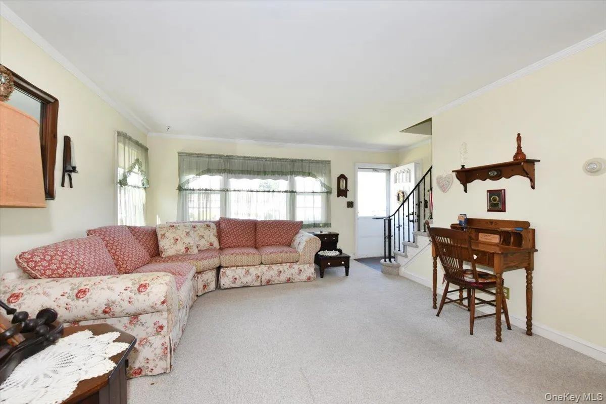 145 Benedict Avenue, Hempstead, NY, 3 Bedrooms Bedrooms, 6 Rooms Rooms,1 BathroomBathrooms,Residential,For Rent,Benedict,0,1027139 145 Benedict Avenue, Hempstead, NY, 3 Bedrooms Bedrooms, 6 Rooms Rooms,1 BathroomBathrooms,Residential,For Rent,Benedict,0,1027139