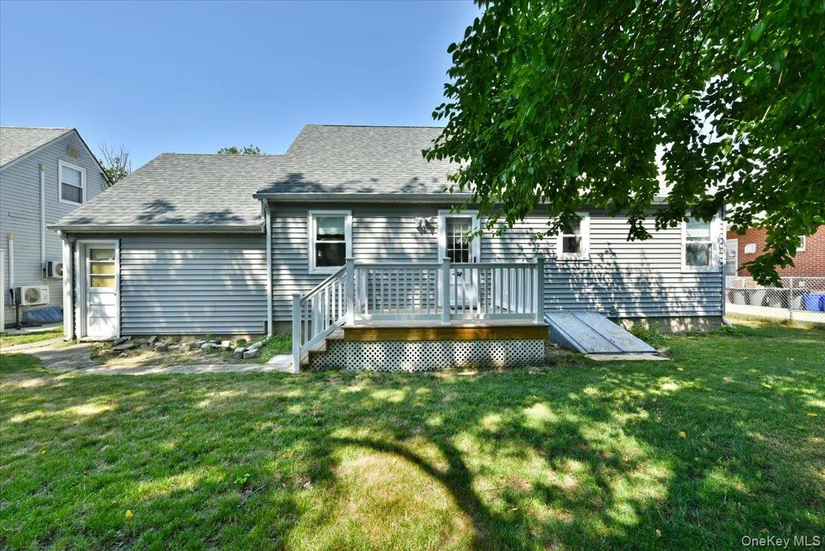 145 Benedict Avenue, Hempstead, NY, 3 Bedrooms Bedrooms, 6 Rooms Rooms,1 BathroomBathrooms,Residential,For Rent,Benedict,0,1027139 145 Benedict Avenue, Hempstead, NY, 3 Bedrooms Bedrooms, 6 Rooms Rooms,1 BathroomBathrooms,Residential,For Rent,Benedict,0,1027139