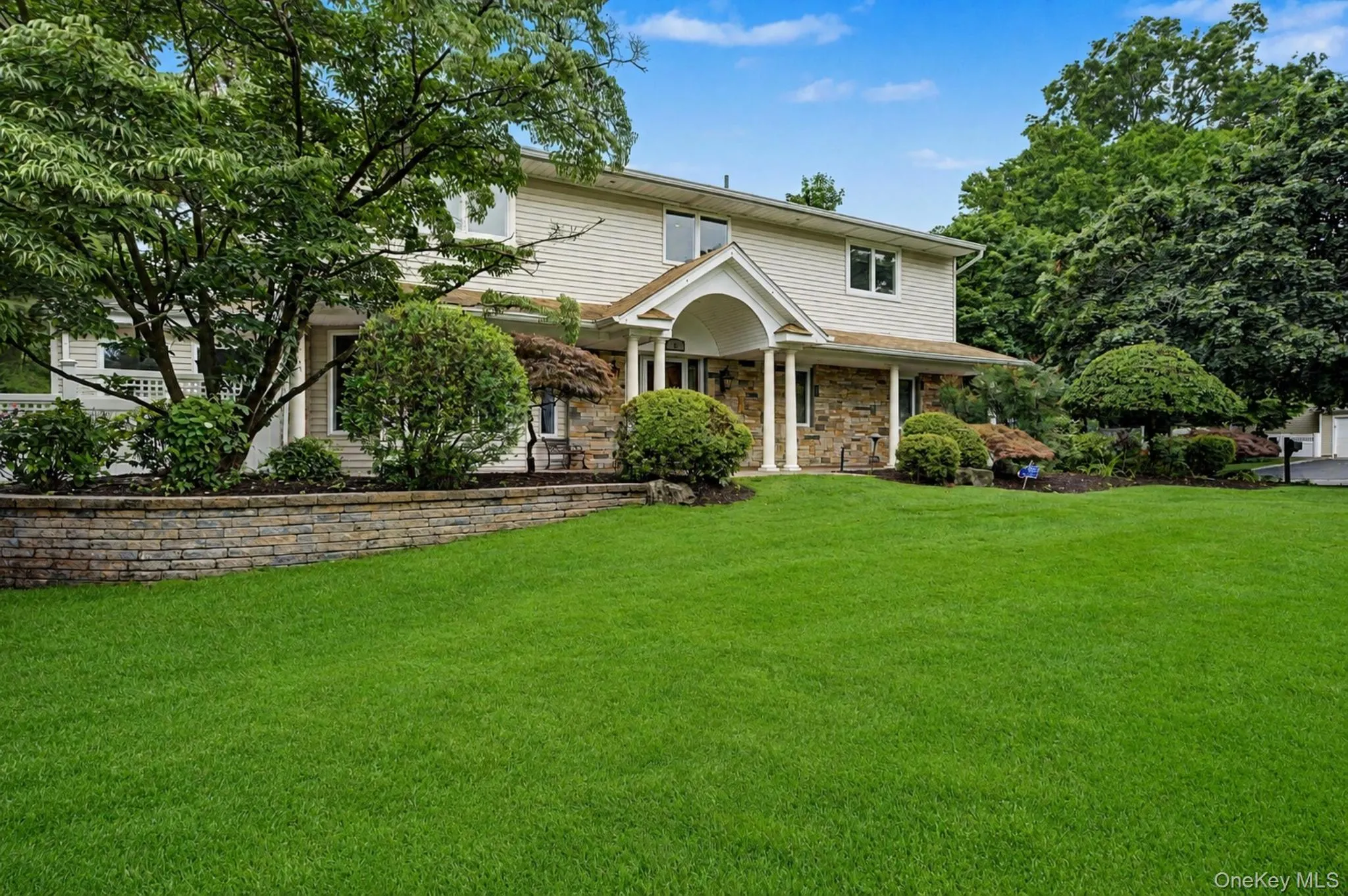 6 Field Daisy Lane, Huntington, NY, 5 Bedrooms Bedrooms, 8 Rooms Rooms,3 BathroomsBathrooms,Residential,For Rent,Field Daisy,0,1027158 6 Field Daisy Lane, Huntington, NY, 5 Bedrooms Bedrooms, 8 Rooms Rooms,3 BathroomsBathrooms,Residential,For Rent,Field Daisy,0,1027158