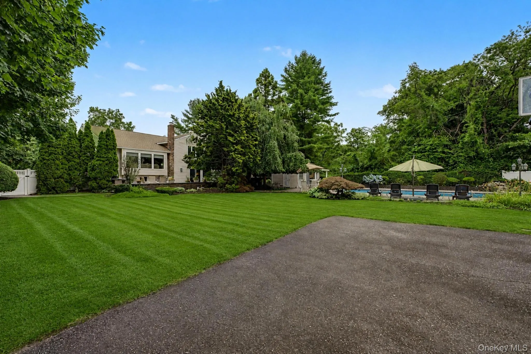6 Field Daisy Lane, Huntington, NY, 5 Bedrooms Bedrooms, 8 Rooms Rooms,3 BathroomsBathrooms,Residential,For Rent,Field Daisy,0,1027158 6 Field Daisy Lane, Huntington, NY, 5 Bedrooms Bedrooms, 8 Rooms Rooms,3 BathroomsBathrooms,Residential,For Rent,Field Daisy,0,1027158