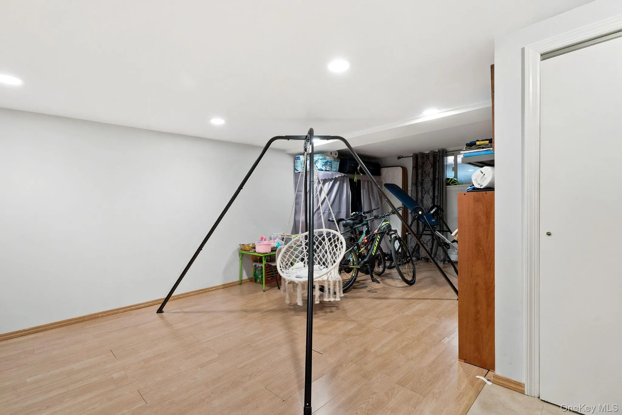 99-57 65th Road, New York, NY, 3 Bedrooms Bedrooms, 8 Rooms Rooms,2 BathroomsBathrooms,Residential,For Rent,65th,0,1027160 99-57 65th Road, New York, NY, 3 Bedrooms Bedrooms, 8 Rooms Rooms,2 BathroomsBathrooms,Residential,For Rent,65th,0,1027160