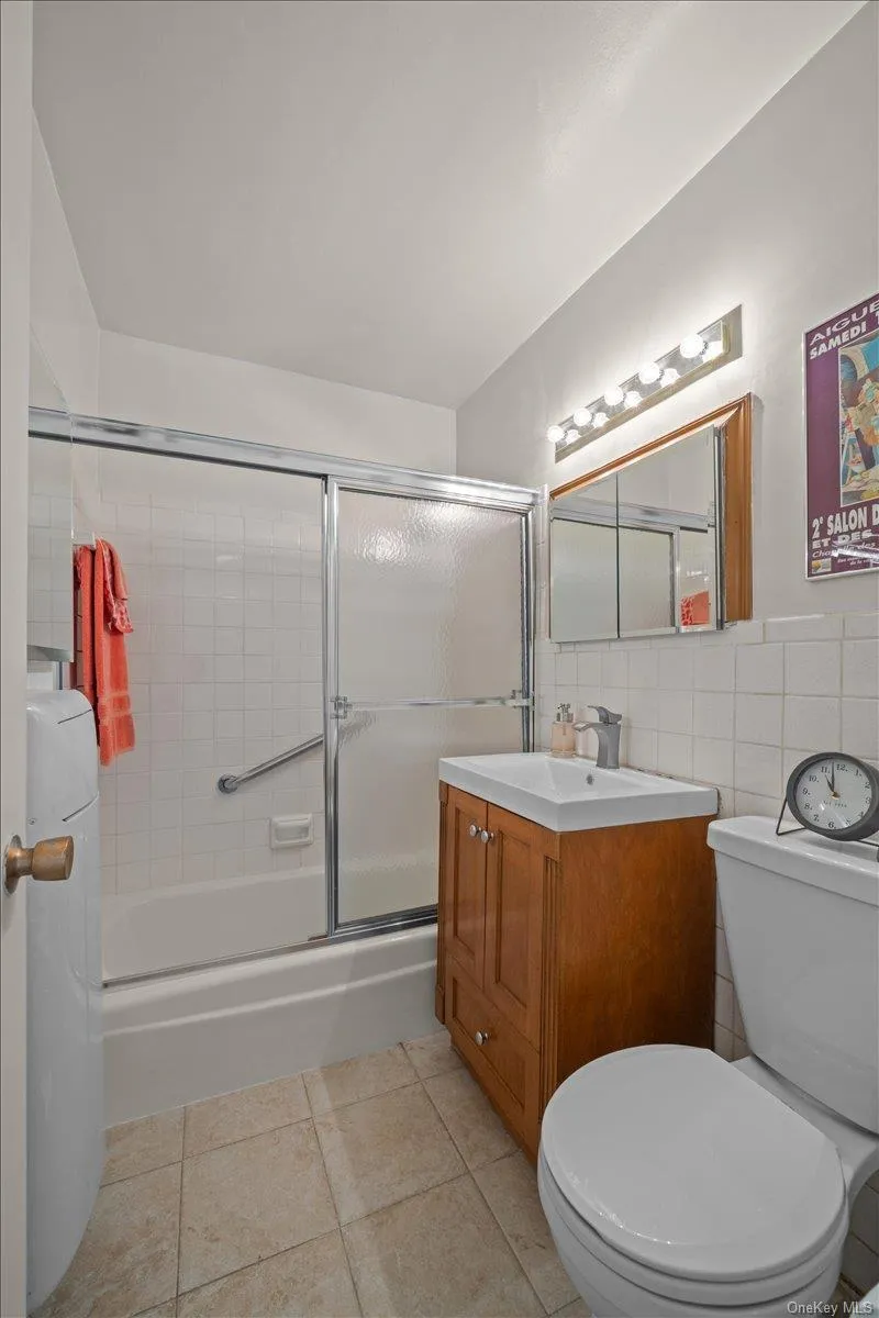 555 Kappock Street, New York, NY, 1 Bedroom Bedrooms, 3 Rooms Rooms,1 BathroomBathrooms,Residential,For Rent,Kappock,0,1027165 555 Kappock Street, New York, NY, 1 Bedroom Bedrooms, 3 Rooms Rooms,1 BathroomBathrooms,Residential,For Rent,Kappock,0,1027165