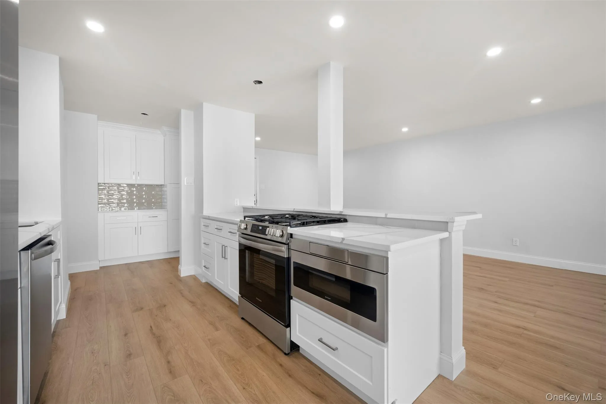 25 Neptune Boulevard, Long Beach, NY, 1 Bedroom Bedrooms, 4 Rooms Rooms,1 BathroomBathrooms,Residential,For Rent,Neptune,0,1027184 25 Neptune Boulevard, Long Beach, NY, 1 Bedroom Bedrooms, 4 Rooms Rooms,1 BathroomBathrooms,Residential,For Rent,Neptune,0,1027184
