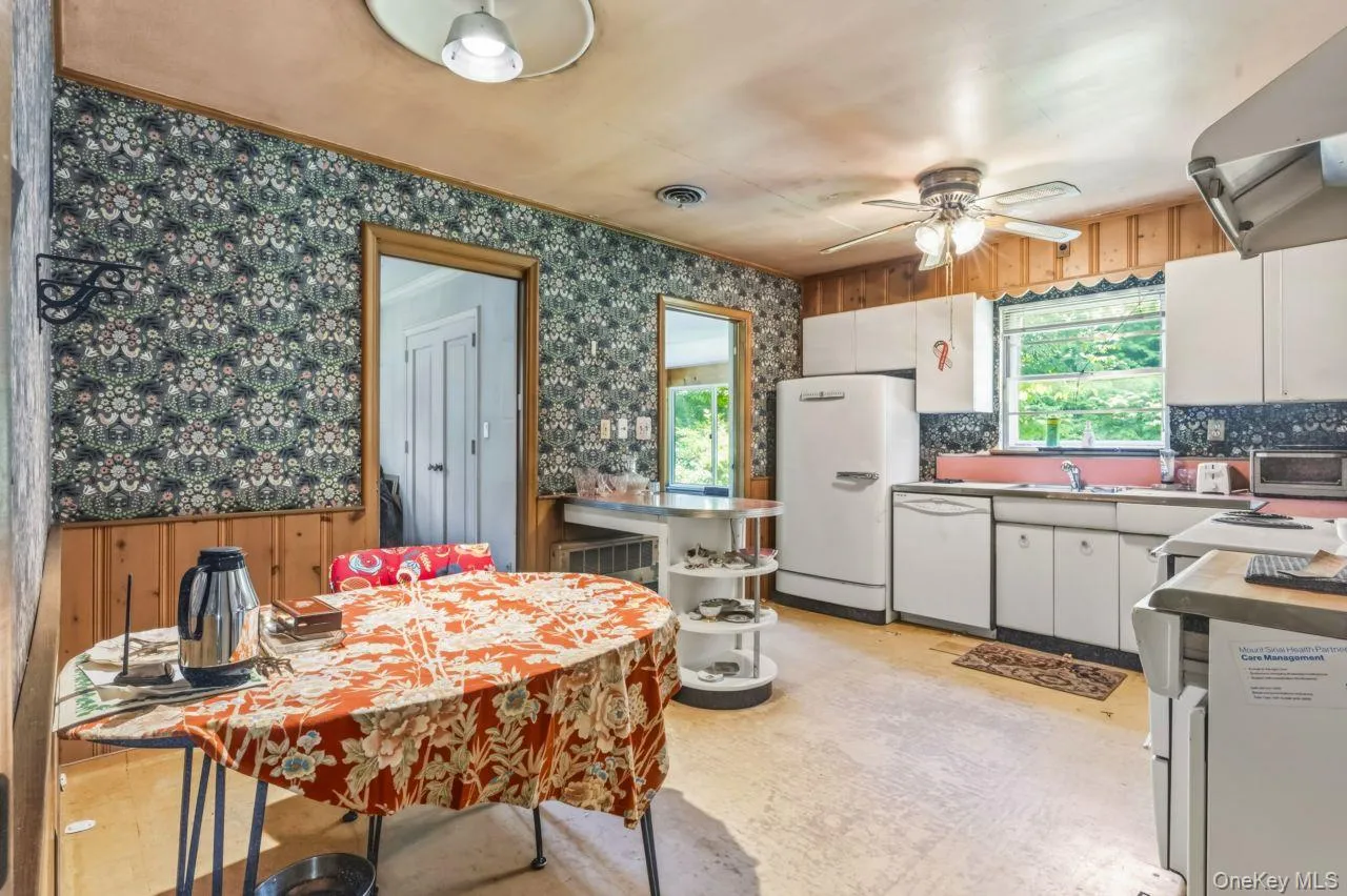 80 Nassau Drive, North Hempstead, NY, 3 Bedrooms Bedrooms, 11 Rooms Rooms,2 BathroomsBathrooms,Residential,For Rent,Nassau,0,1027185 80 Nassau Drive, North Hempstead, NY, 3 Bedrooms Bedrooms, 11 Rooms Rooms,2 BathroomsBathrooms,Residential,For Rent,Nassau,0,1027185