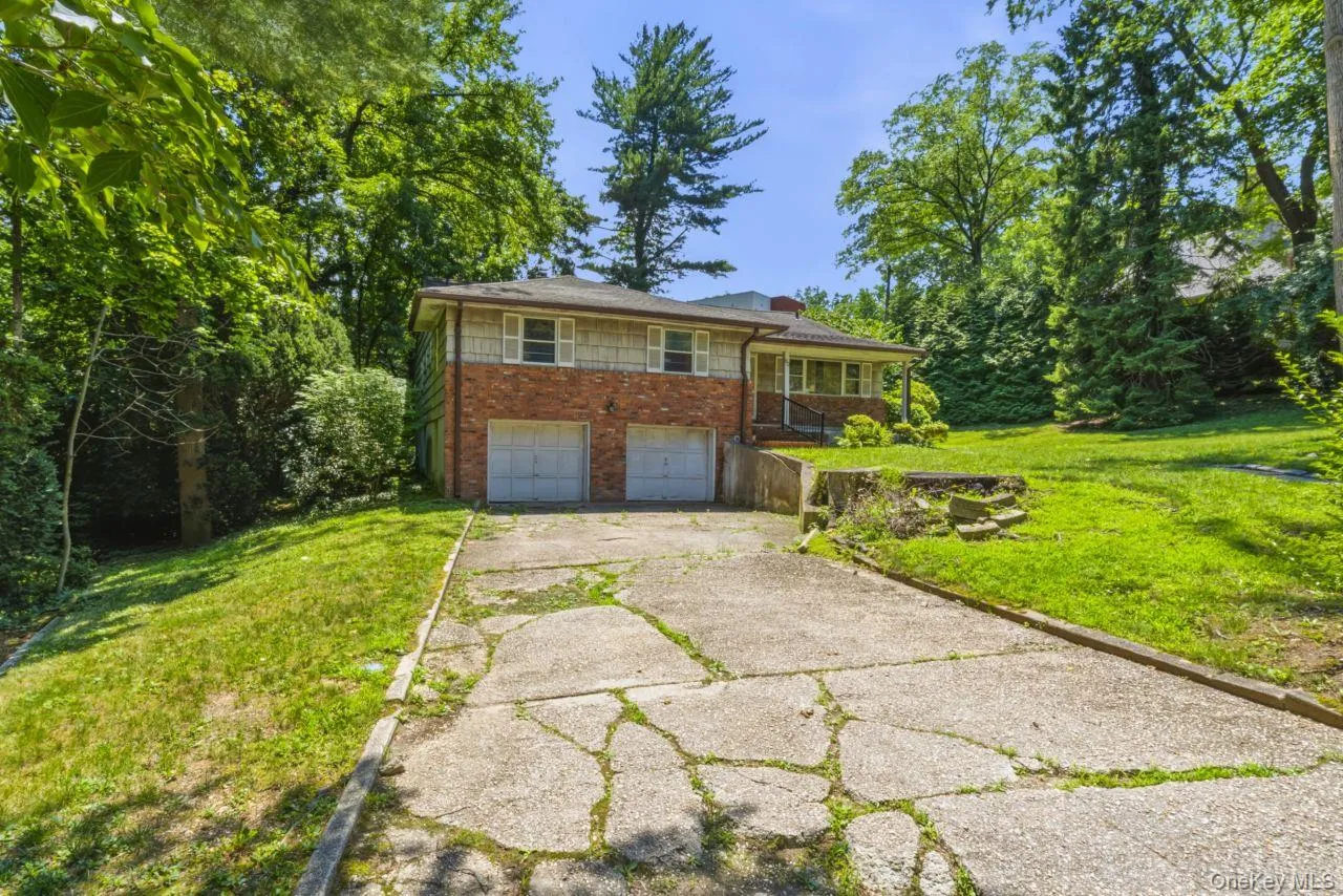 80 Nassau Drive, North Hempstead, NY, 3 Bedrooms Bedrooms, 11 Rooms Rooms,2 BathroomsBathrooms,Residential,For Rent,Nassau,0,1027185 80 Nassau Drive, North Hempstead, NY, 3 Bedrooms Bedrooms, 11 Rooms Rooms,2 BathroomsBathrooms,Residential,For Rent,Nassau,0,1027185