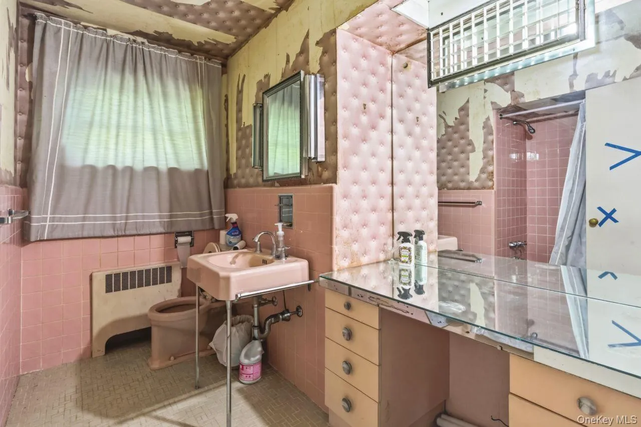 80 Nassau Drive, North Hempstead, NY, 3 Bedrooms Bedrooms, 11 Rooms Rooms,2 BathroomsBathrooms,Residential,For Rent,Nassau,0,1027185 80 Nassau Drive, North Hempstead, NY, 3 Bedrooms Bedrooms, 11 Rooms Rooms,2 BathroomsBathrooms,Residential,For Rent,Nassau,0,1027185