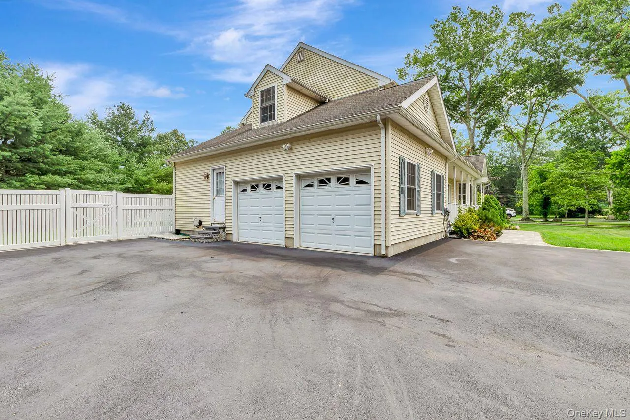 141 Radio Avenue, Brookhaven, NY, 4 Bedrooms Bedrooms, 10 Rooms Rooms,2 BathroomsBathrooms,Residential,For Rent,Radio,0,1027191 141 Radio Avenue, Brookhaven, NY, 4 Bedrooms Bedrooms, 10 Rooms Rooms,2 BathroomsBathrooms,Residential,For Rent,Radio,0,1027191