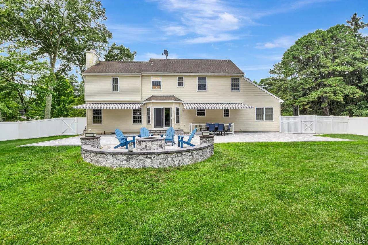 141 Radio Avenue, Brookhaven, NY, 4 Bedrooms Bedrooms, 10 Rooms Rooms,2 BathroomsBathrooms,Residential,For Rent,Radio,0,1027191 141 Radio Avenue, Brookhaven, NY, 4 Bedrooms Bedrooms, 10 Rooms Rooms,2 BathroomsBathrooms,Residential,For Rent,Radio,0,1027191