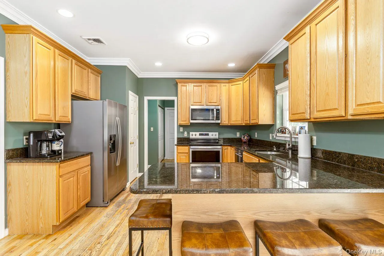 141 Radio Avenue, Brookhaven, NY, 4 Bedrooms Bedrooms, 10 Rooms Rooms,2 BathroomsBathrooms,Residential,For Rent,Radio,0,1027191 141 Radio Avenue, Brookhaven, NY, 4 Bedrooms Bedrooms, 10 Rooms Rooms,2 BathroomsBathrooms,Residential,For Rent,Radio,0,1027191