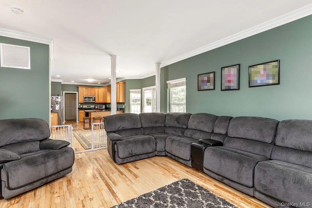 141 Radio Avenue, Brookhaven, NY, 4 Bedrooms Bedrooms, 10 Rooms Rooms,2 BathroomsBathrooms,Residential,For Rent,Radio,0,1027191 141 Radio Avenue, Brookhaven, NY, 4 Bedrooms Bedrooms, 10 Rooms Rooms,2 BathroomsBathrooms,Residential,For Rent,Radio,0,1027191
