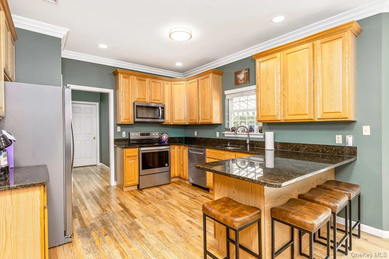 141 Radio Avenue, Brookhaven, NY, 4 Bedrooms Bedrooms, 10 Rooms Rooms,2 BathroomsBathrooms,Residential,For Rent,Radio,0,1027191 141 Radio Avenue, Brookhaven, NY, 4 Bedrooms Bedrooms, 10 Rooms Rooms,2 BathroomsBathrooms,Residential,For Rent,Radio,0,1027191