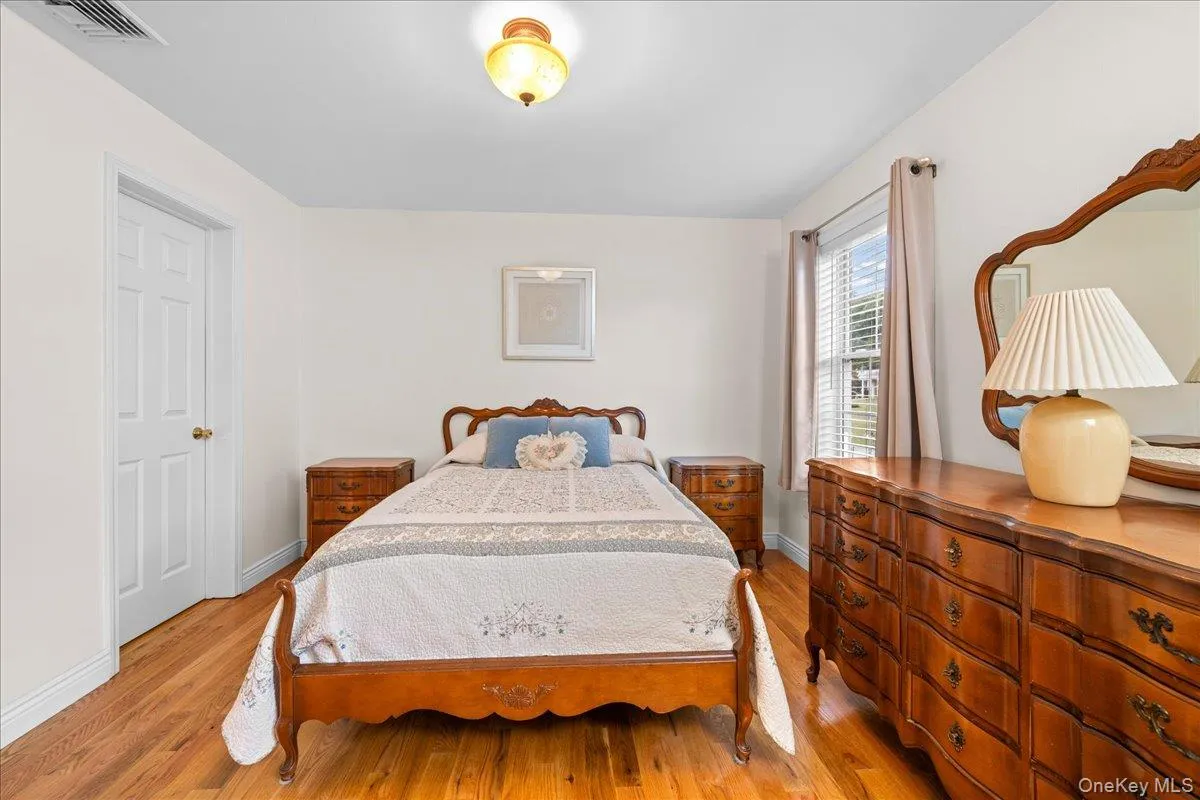 1 Lynn Street, Warwick (town), NY, 3 Bedrooms Bedrooms, 6 Rooms Rooms,2 BathroomsBathrooms,Residential,For Rent,Lynn,0,1027194 1 Lynn Street, Warwick (town), NY, 3 Bedrooms Bedrooms, 6 Rooms Rooms,2 BathroomsBathrooms,Residential,For Rent,Lynn,0,1027194