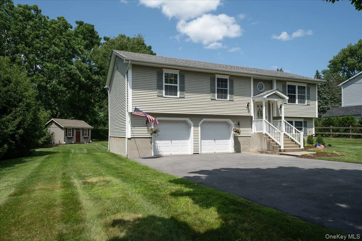 1 Lynn Street, Warwick (town), NY, 3 Bedrooms Bedrooms, 6 Rooms Rooms,2 BathroomsBathrooms,Residential,For Rent,Lynn,0,1027194 1 Lynn Street, Warwick (town), NY, 3 Bedrooms Bedrooms, 6 Rooms Rooms,2 BathroomsBathrooms,Residential,For Rent,Lynn,0,1027194