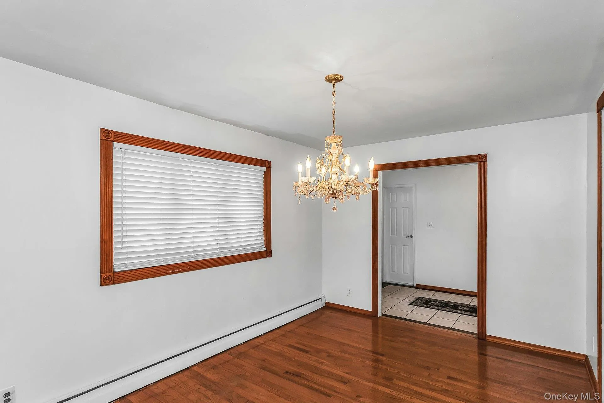 214 Park Avenue, North Hempstead, NY, 4 Bedrooms Bedrooms, 10 Rooms Rooms,2 BathroomsBathrooms,Residential,For Rent,Park,0,1027197 214 Park Avenue, North Hempstead, NY, 4 Bedrooms Bedrooms, 10 Rooms Rooms,2 BathroomsBathrooms,Residential,For Rent,Park,0,1027197