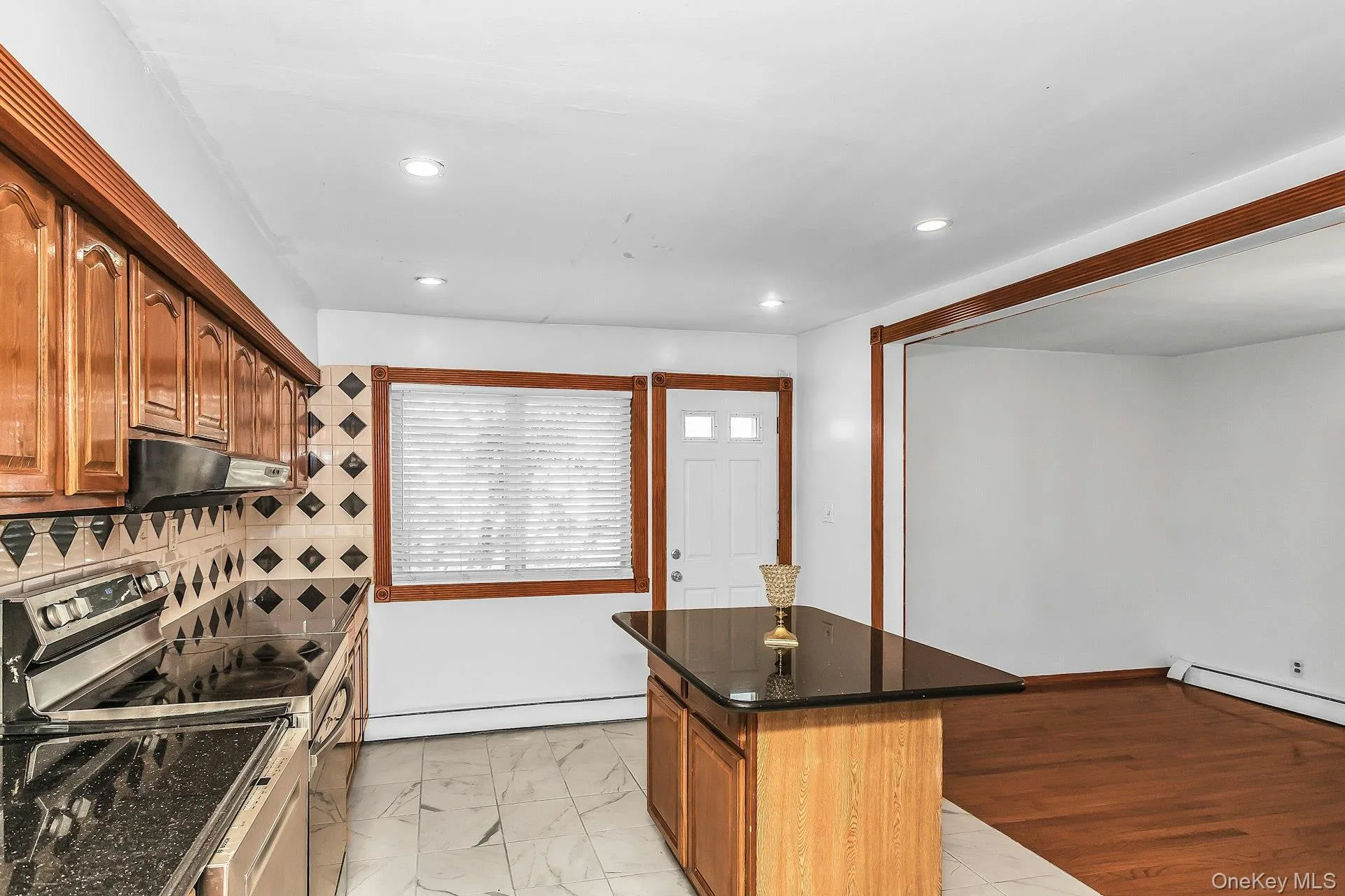 214 Park Avenue, North Hempstead, NY, 4 Bedrooms Bedrooms, 10 Rooms Rooms,2 BathroomsBathrooms,Residential,For Rent,Park,0,1027197 214 Park Avenue, North Hempstead, NY, 4 Bedrooms Bedrooms, 10 Rooms Rooms,2 BathroomsBathrooms,Residential,For Rent,Park,0,1027197
