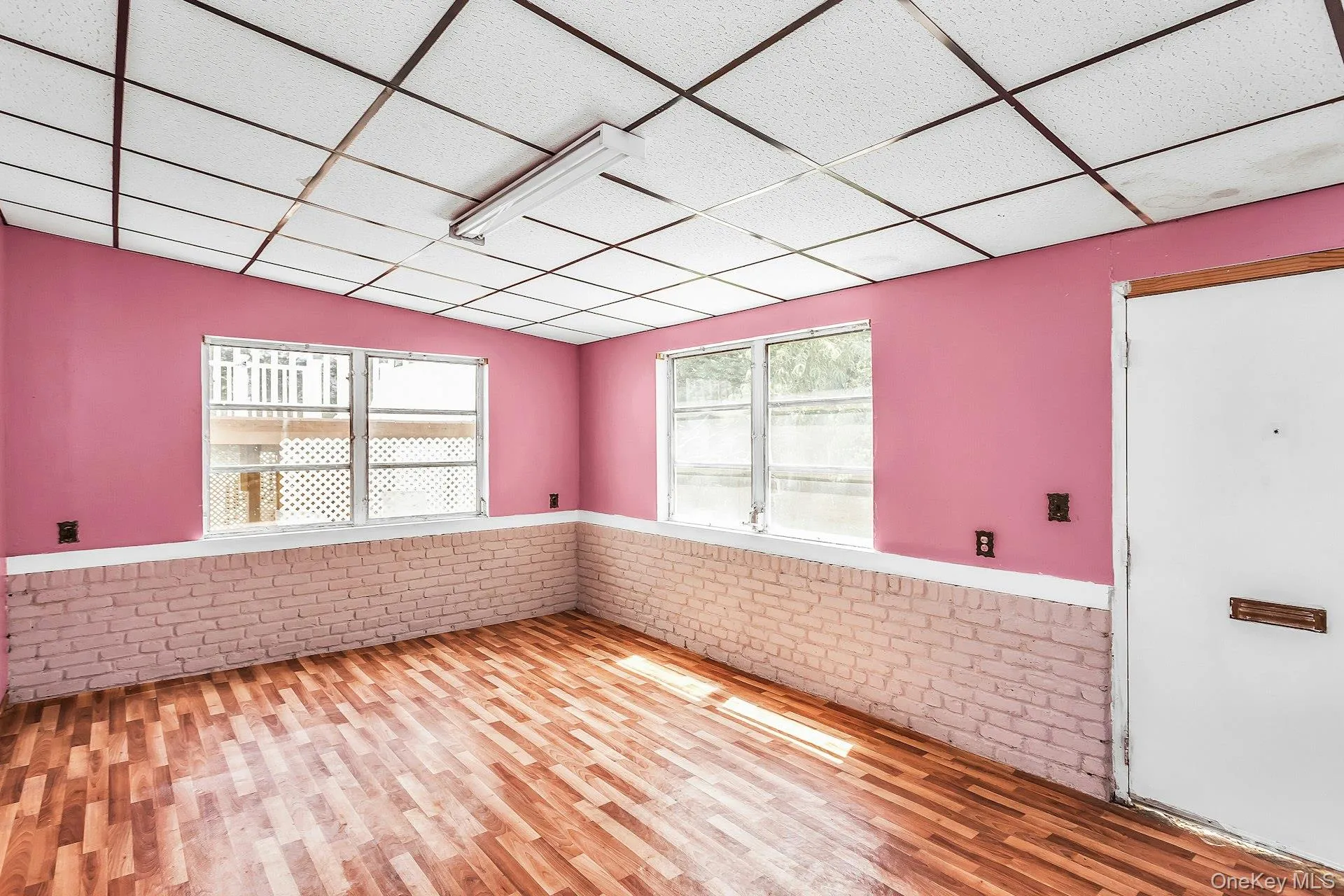 214 Park Avenue, North Hempstead, NY, 4 Bedrooms Bedrooms, 10 Rooms Rooms,2 BathroomsBathrooms,Residential,For Rent,Park,0,1027197 214 Park Avenue, North Hempstead, NY, 4 Bedrooms Bedrooms, 10 Rooms Rooms,2 BathroomsBathrooms,Residential,For Rent,Park,0,1027197