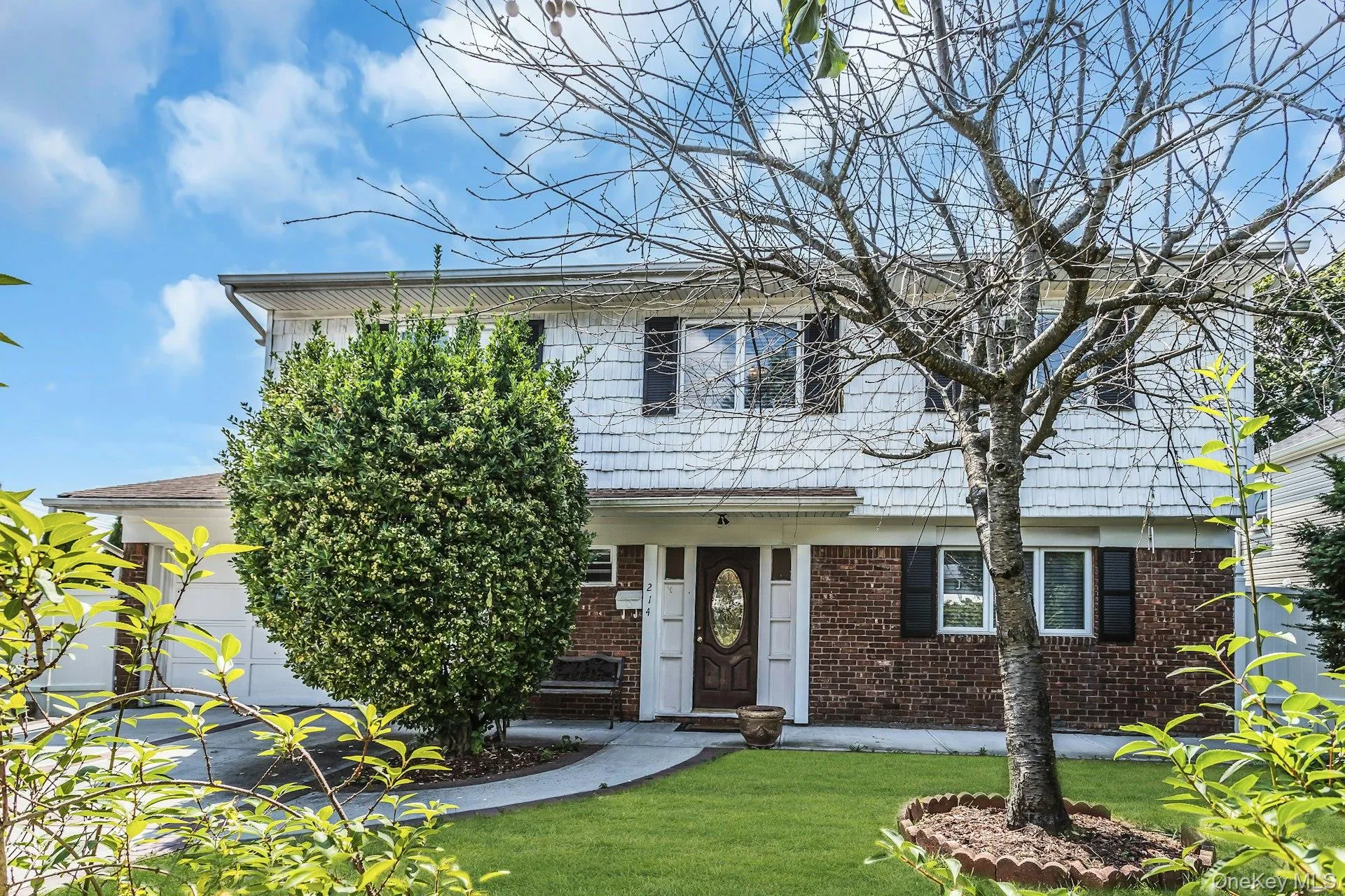 214 Park Avenue, North Hempstead, NY, 4 Bedrooms Bedrooms, 10 Rooms Rooms,2 BathroomsBathrooms,Residential,For Rent,Park,0,1027197 214 Park Avenue, North Hempstead, NY, 4 Bedrooms Bedrooms, 10 Rooms Rooms,2 BathroomsBathrooms,Residential,For Rent,Park,0,1027197