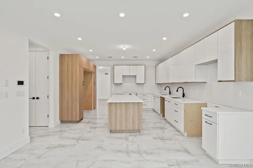 105 Cole Avenue, Ramapo, NY, 6 Bedrooms Bedrooms, 11 Rooms Rooms,3 BathroomsBathrooms,Residential,For Rent,Cole,0,1027200 105 Cole Avenue, Ramapo, NY, 6 Bedrooms Bedrooms, 11 Rooms Rooms,3 BathroomsBathrooms,Residential,For Rent,Cole,0,1027200