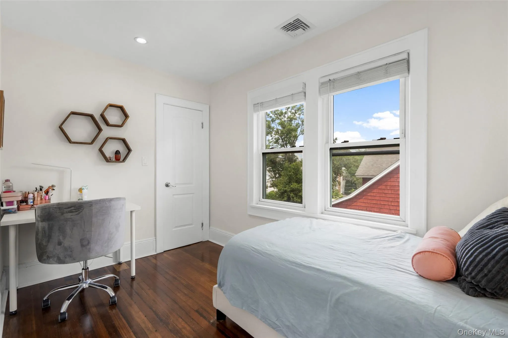 Another bedroom with walk-in closet. Another bedroom with walk-in closet.