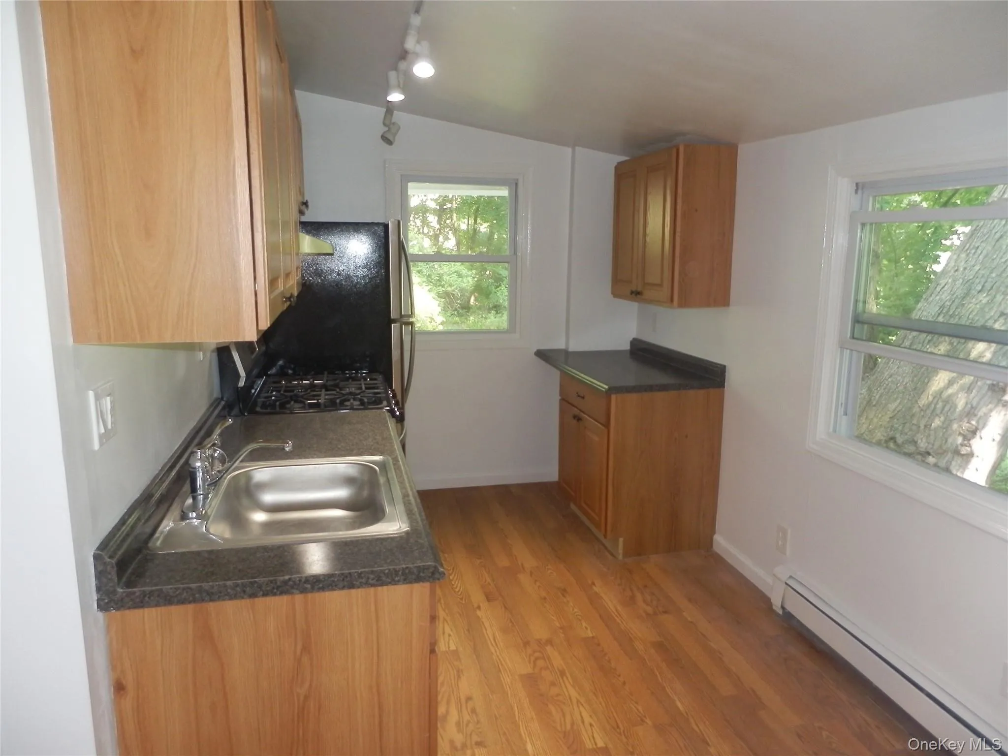 MODERN EAT IN KITCHEN MODERN EAT IN KITCHEN