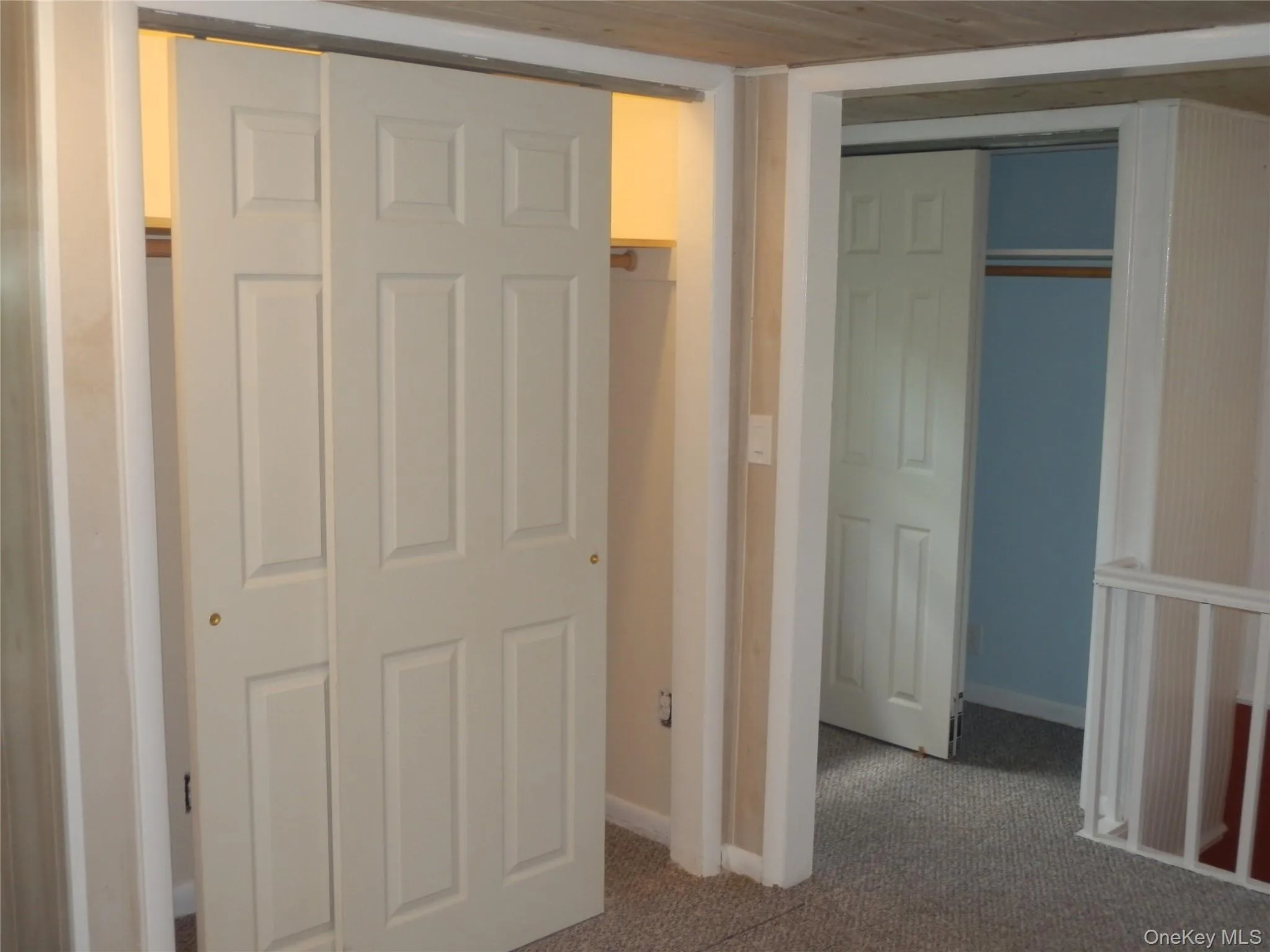 EXTRA CLOSET SPACE EXTRA CLOSET SPACE
