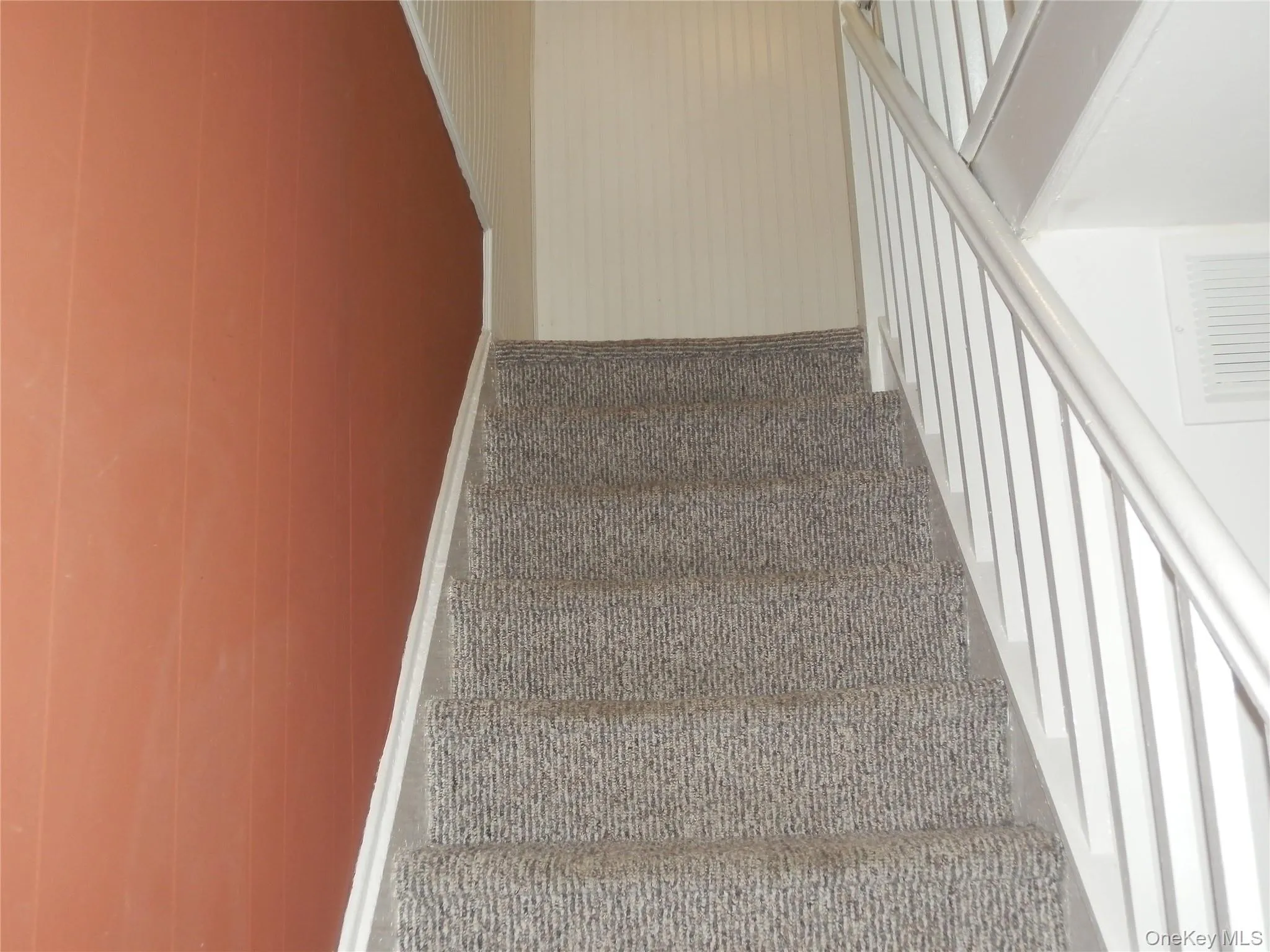STAIRS TO 2ND LEVEL STAIRS TO 2ND LEVEL