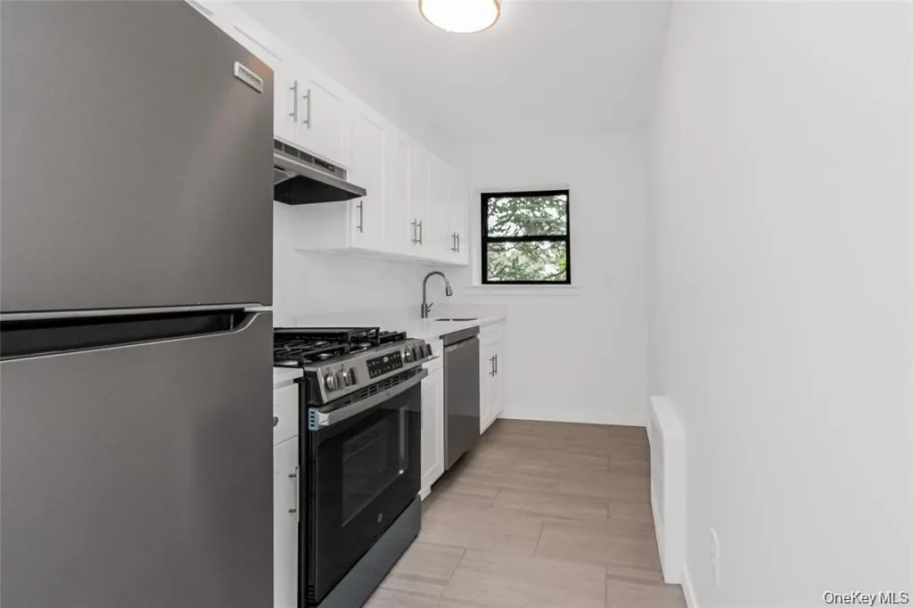 671 Bronx River Road, Yonkers, NY, 2 Bedrooms Bedrooms, 7 Rooms Rooms,1 BathroomBathrooms,Residential Lease,For Rent,Bronx River,0,1027235 671 Bronx River Road, Yonkers, NY, 2 Bedrooms Bedrooms, 7 Rooms Rooms,1 BathroomBathrooms,Residential Lease,For Rent,Bronx River,0,1027235