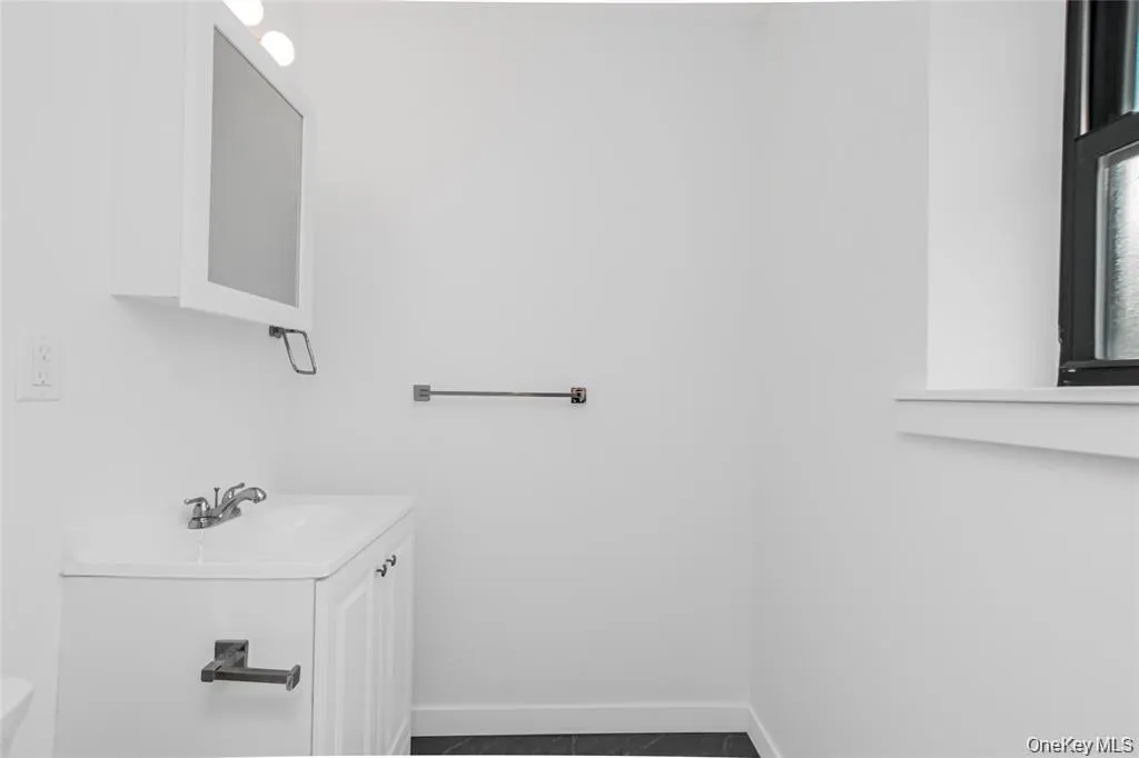 671 Bronx River Road, Yonkers, NY, 2 Bedrooms Bedrooms, 7 Rooms Rooms,1 BathroomBathrooms,Residential Lease,For Rent,Bronx River,0,1027235 671 Bronx River Road, Yonkers, NY, 2 Bedrooms Bedrooms, 7 Rooms Rooms,1 BathroomBathrooms,Residential Lease,For Rent,Bronx River,0,1027235