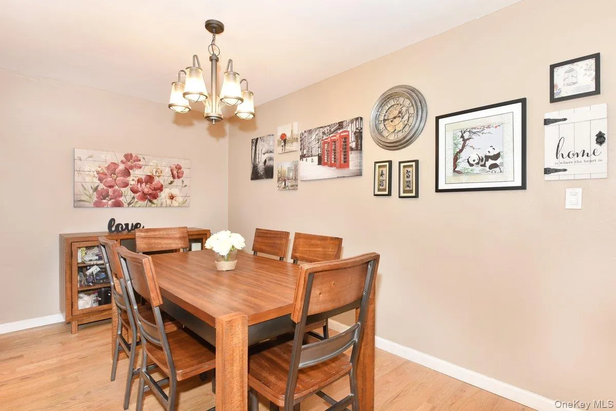 2 Birchwood Court, Hempstead, NY, 1 Bedroom Bedrooms, 5 Rooms Rooms,1 BathroomBathrooms,Residential,For Rent,Birchwood,0,1027240 2 Birchwood Court, Hempstead, NY, 1 Bedroom Bedrooms, 5 Rooms Rooms,1 BathroomBathrooms,Residential,For Rent,Birchwood,0,1027240
