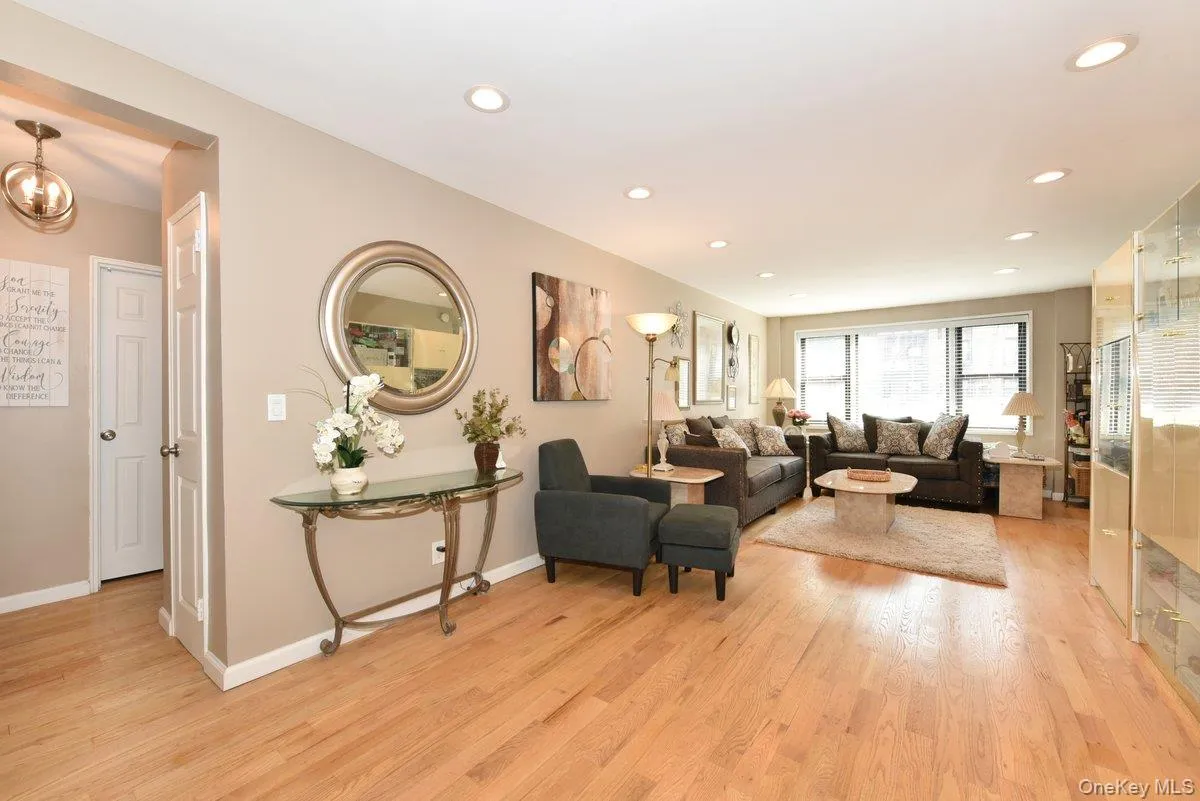 2 Birchwood Court, Hempstead, NY, 1 Bedroom Bedrooms, 5 Rooms Rooms,1 BathroomBathrooms,Residential,For Rent,Birchwood,0,1027240 2 Birchwood Court, Hempstead, NY, 1 Bedroom Bedrooms, 5 Rooms Rooms,1 BathroomBathrooms,Residential,For Rent,Birchwood,0,1027240