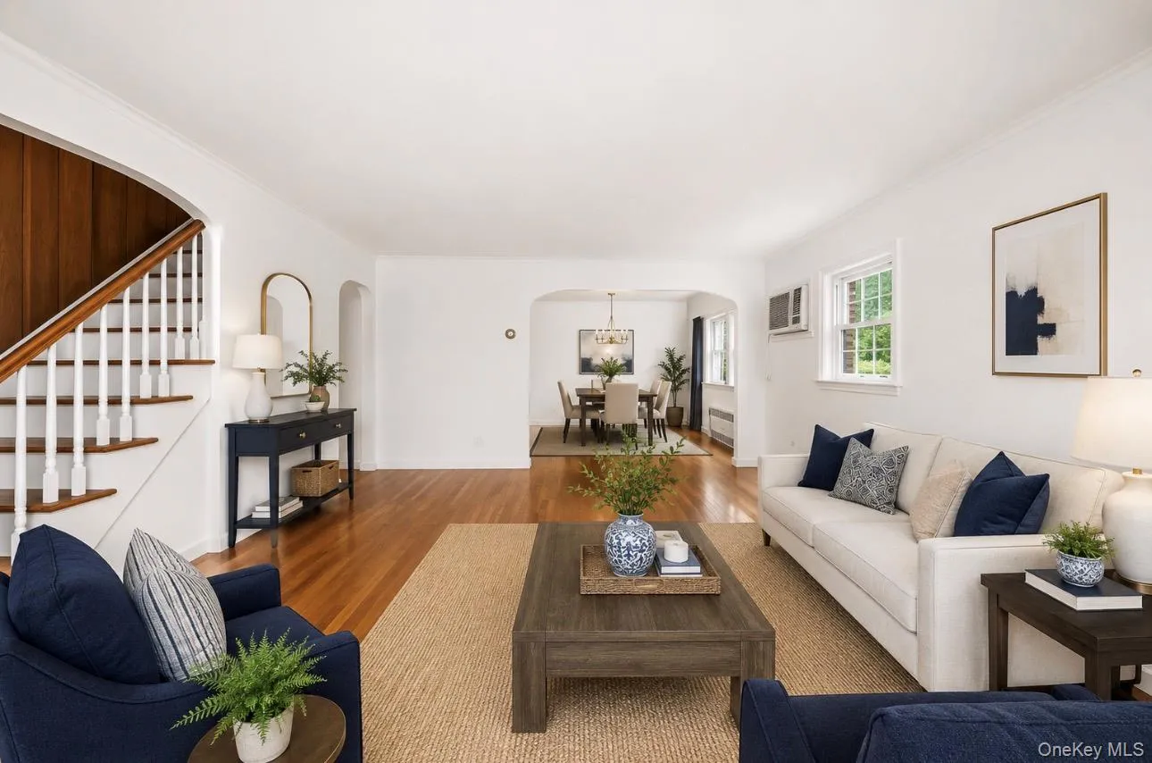 204 Center Street, North Hempstead, NY, 4 Bedrooms Bedrooms, 7 Rooms Rooms,2 BathroomsBathrooms,Residential,For Rent,Center,0,1027241 204 Center Street, North Hempstead, NY, 4 Bedrooms Bedrooms, 7 Rooms Rooms,2 BathroomsBathrooms,Residential,For Rent,Center,0,1027241