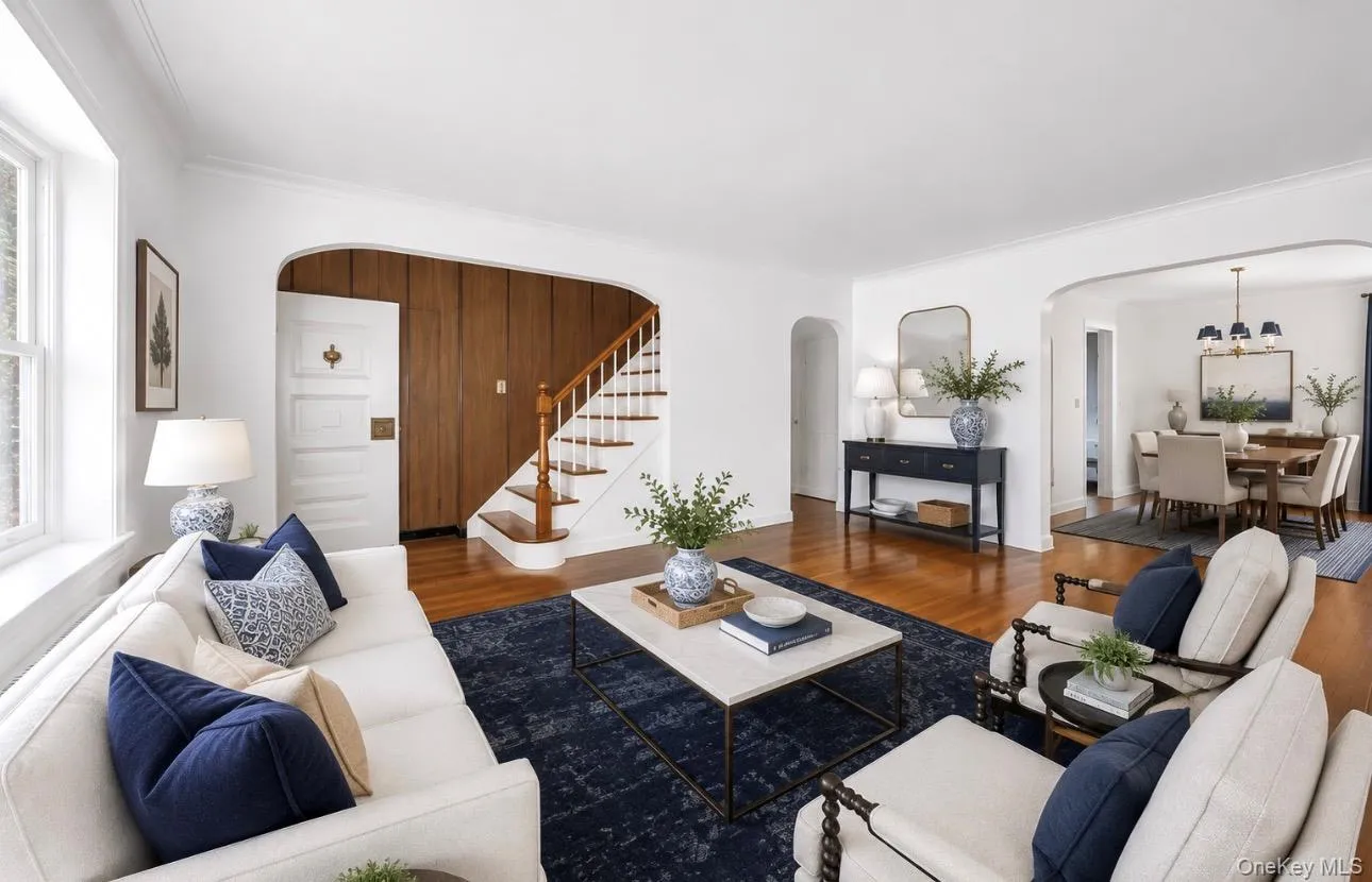 204 Center Street, North Hempstead, NY, 4 Bedrooms Bedrooms, 7 Rooms Rooms,2 BathroomsBathrooms,Residential,For Rent,Center,0,1027241 204 Center Street, North Hempstead, NY, 4 Bedrooms Bedrooms, 7 Rooms Rooms,2 BathroomsBathrooms,Residential,For Rent,Center,0,1027241