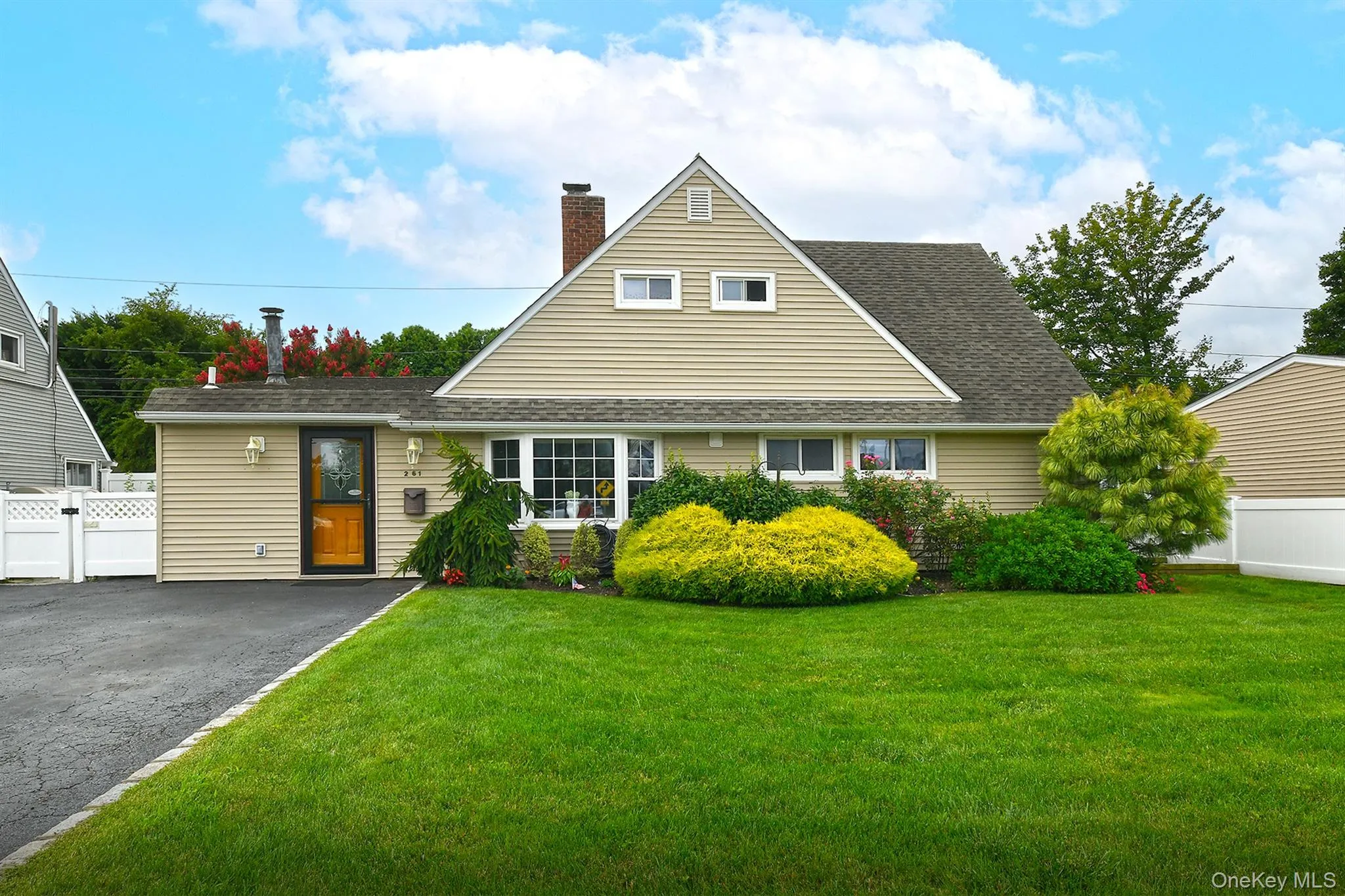 261 Elm Drive, Hempstead, NY, 5 Bedrooms Bedrooms, 9 Rooms Rooms,2 BathroomsBathrooms,Residential,For Rent,Elm,0,1027248 261 Elm Drive, Hempstead, NY, 5 Bedrooms Bedrooms, 9 Rooms Rooms,2 BathroomsBathrooms,Residential,For Rent,Elm,0,1027248