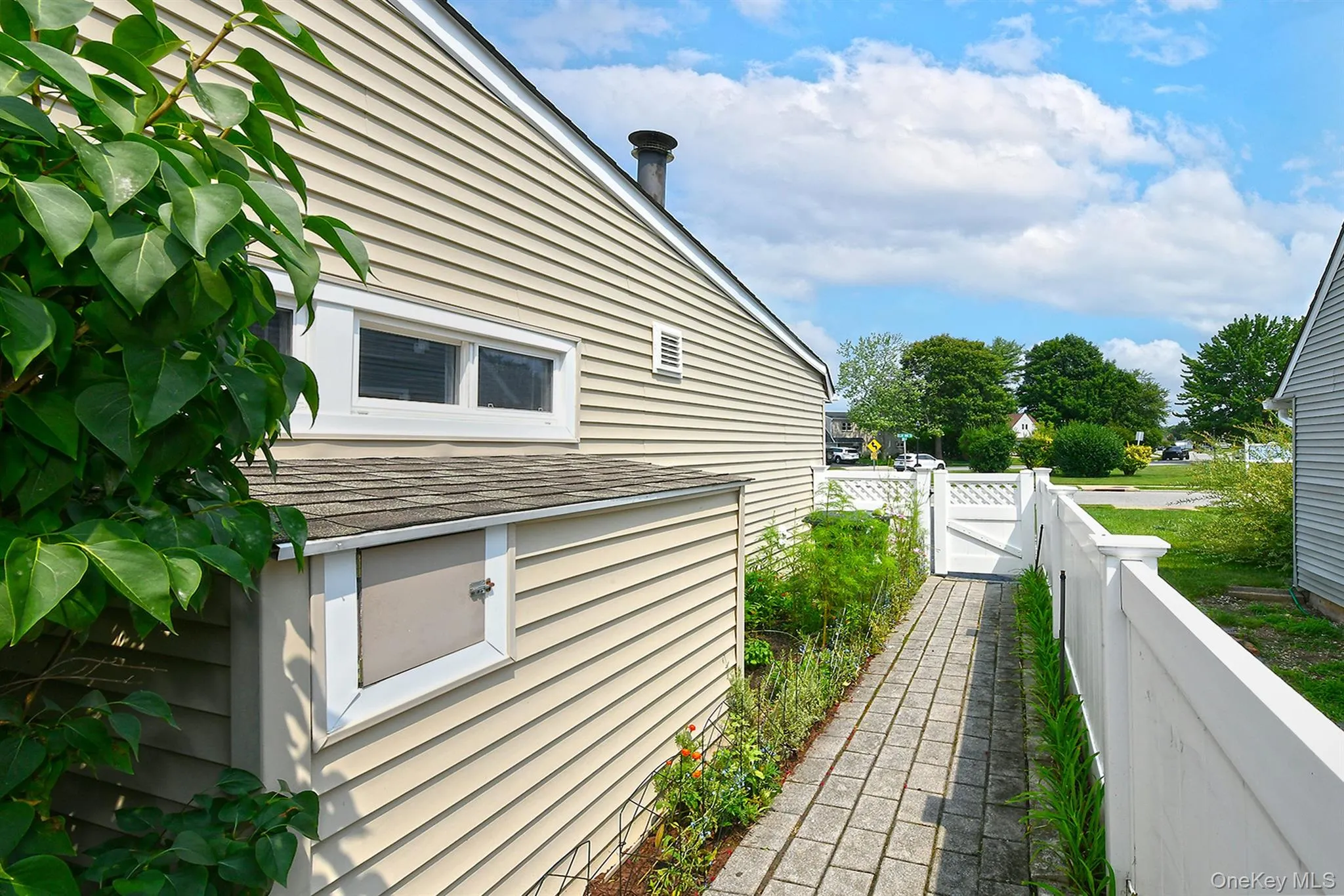 261 Elm Drive, Hempstead, NY, 5 Bedrooms Bedrooms, 9 Rooms Rooms,2 BathroomsBathrooms,Residential,For Rent,Elm,0,1027248 261 Elm Drive, Hempstead, NY, 5 Bedrooms Bedrooms, 9 Rooms Rooms,2 BathroomsBathrooms,Residential,For Rent,Elm,0,1027248