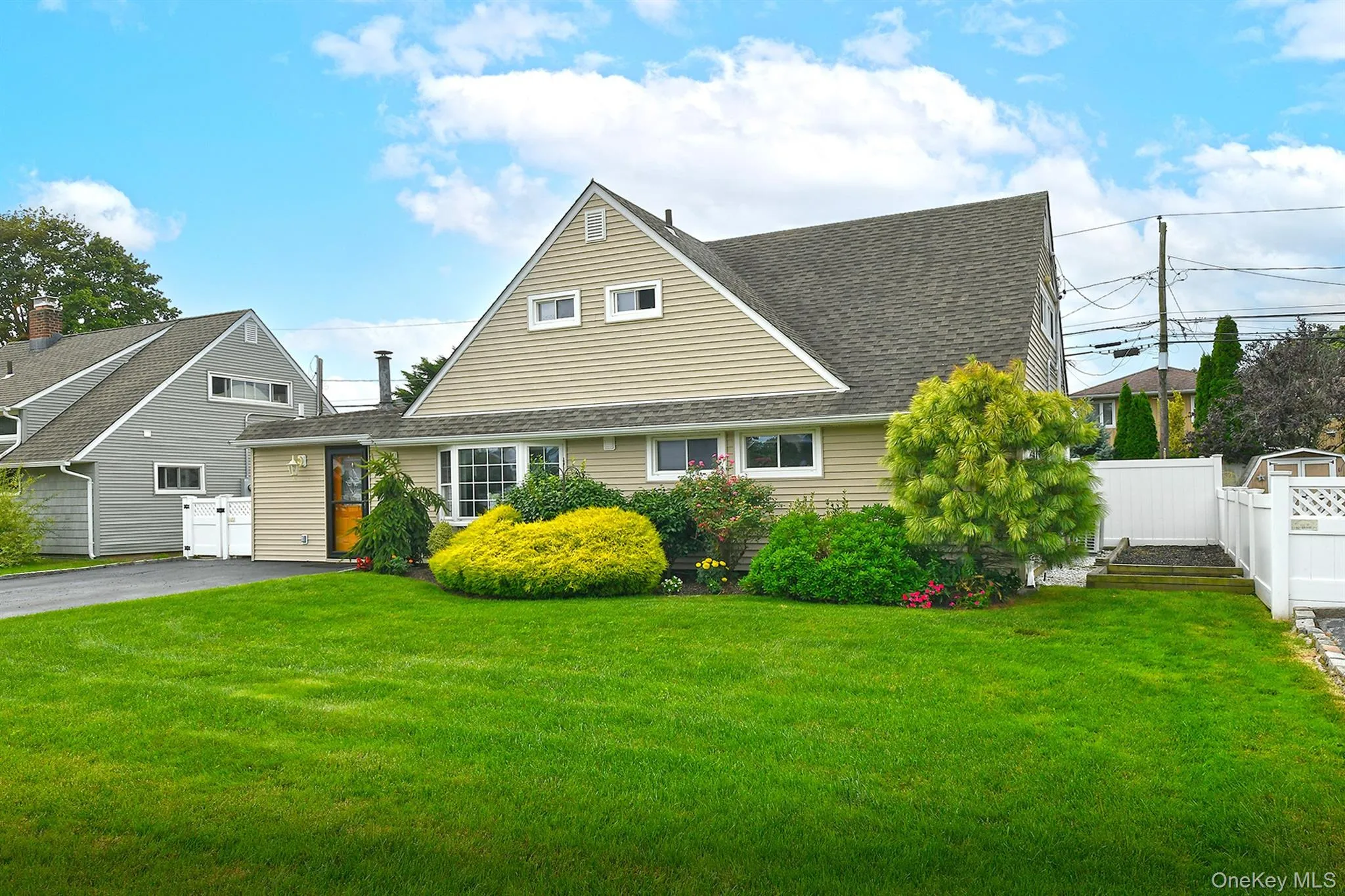 261 Elm Drive, Hempstead, NY, 5 Bedrooms Bedrooms, 9 Rooms Rooms,2 BathroomsBathrooms,Residential,For Rent,Elm,0,1027248 261 Elm Drive, Hempstead, NY, 5 Bedrooms Bedrooms, 9 Rooms Rooms,2 BathroomsBathrooms,Residential,For Rent,Elm,0,1027248