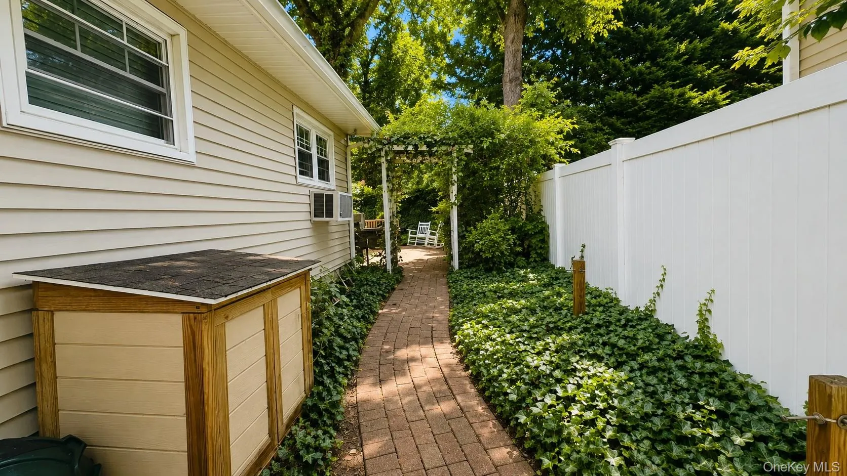 38 Hill Drive, Oyster Bay, NY, 3 Bedrooms Bedrooms, 6 Rooms Rooms,1 BathroomBathrooms,Residential,For Rent,Hill,0,1027250 38 Hill Drive, Oyster Bay, NY, 3 Bedrooms Bedrooms, 6 Rooms Rooms,1 BathroomBathrooms,Residential,For Rent,Hill,0,1027250